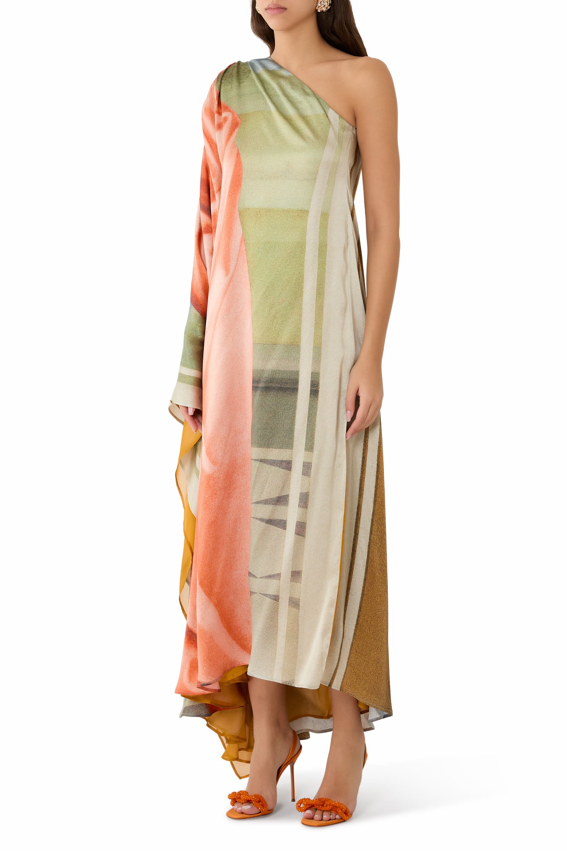 بلوزة مينيرفا بكم واحد بطول الأرضية