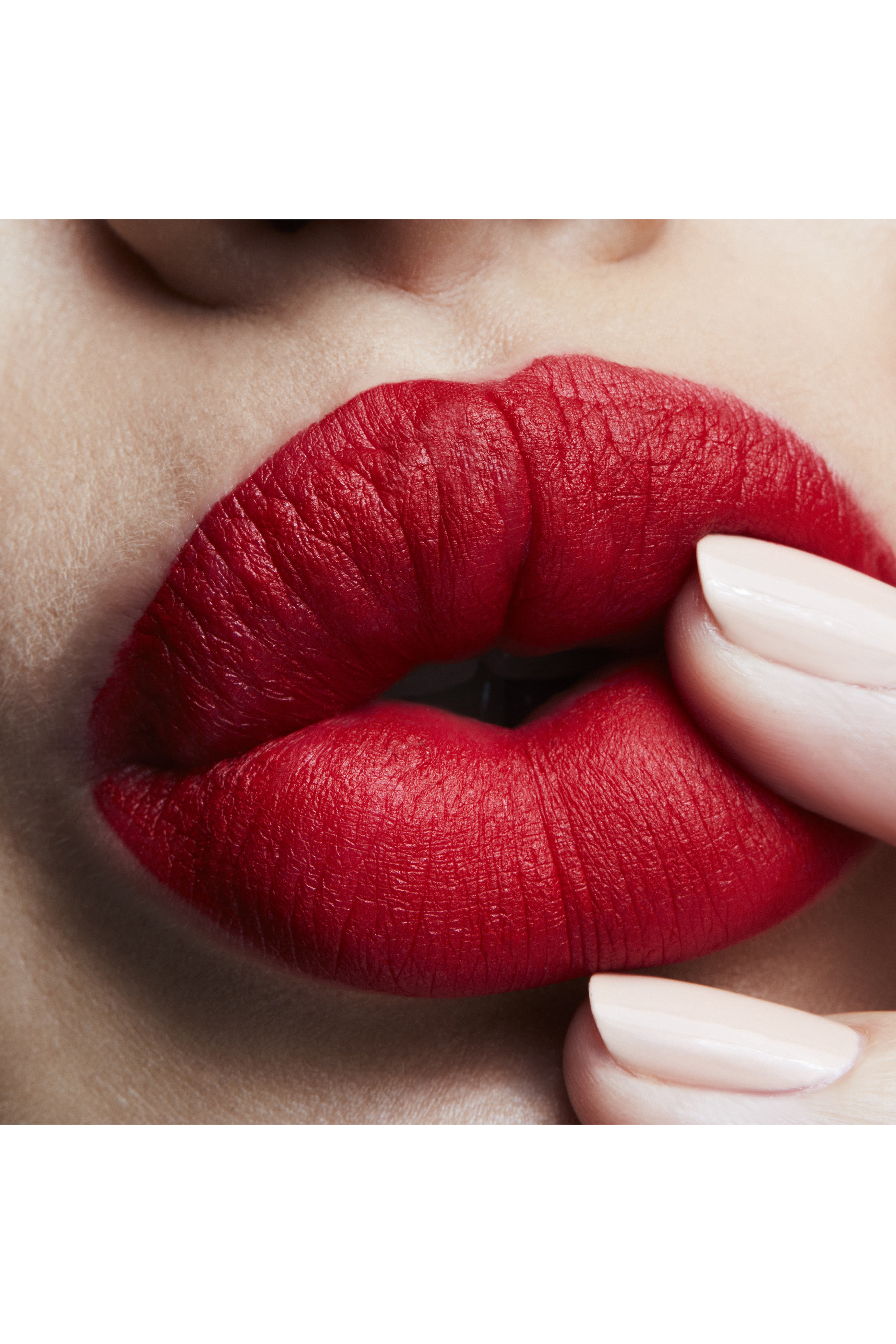 أحمر شفاه ريترو سائل غير لامع