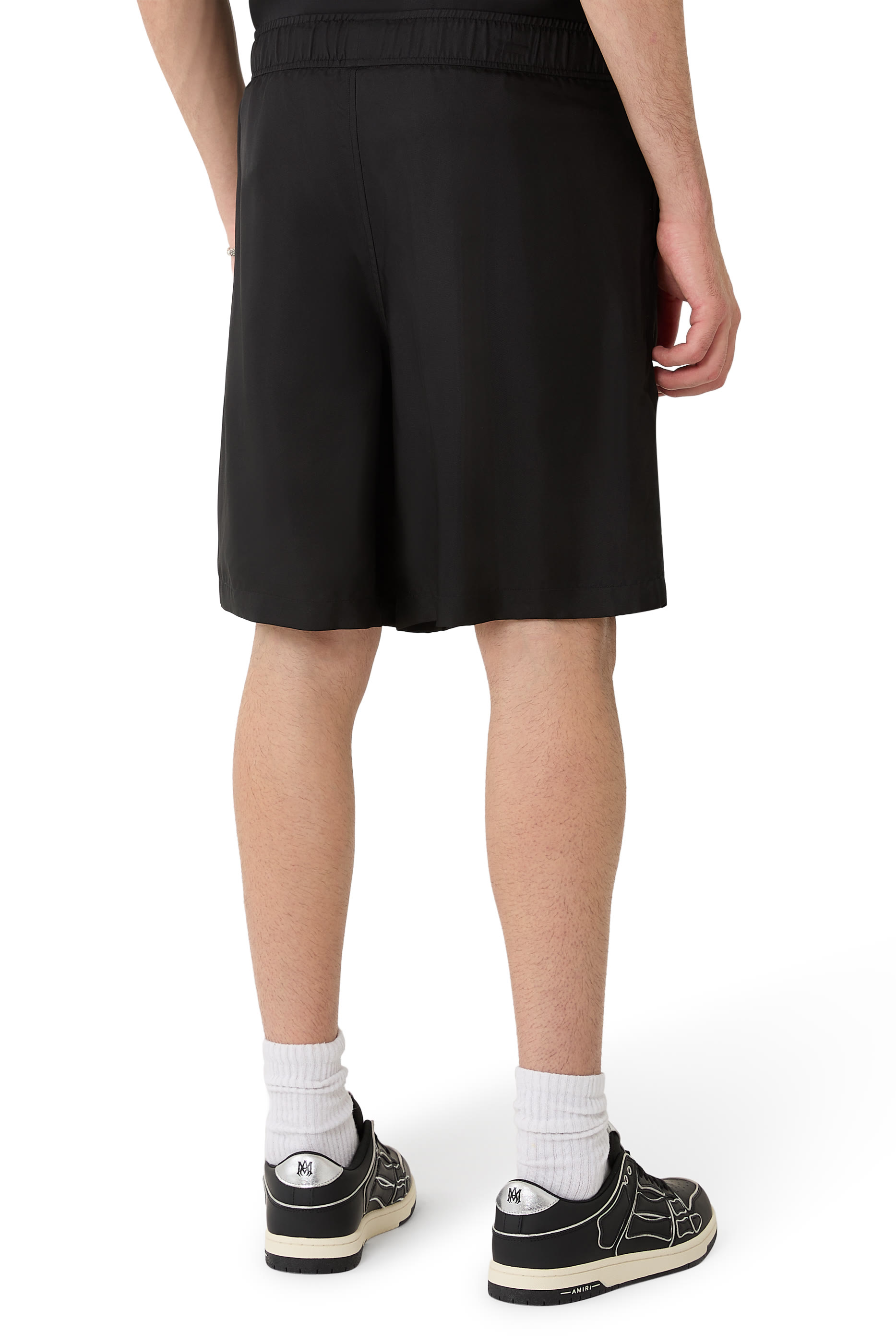 شورت بطبعة هوليود