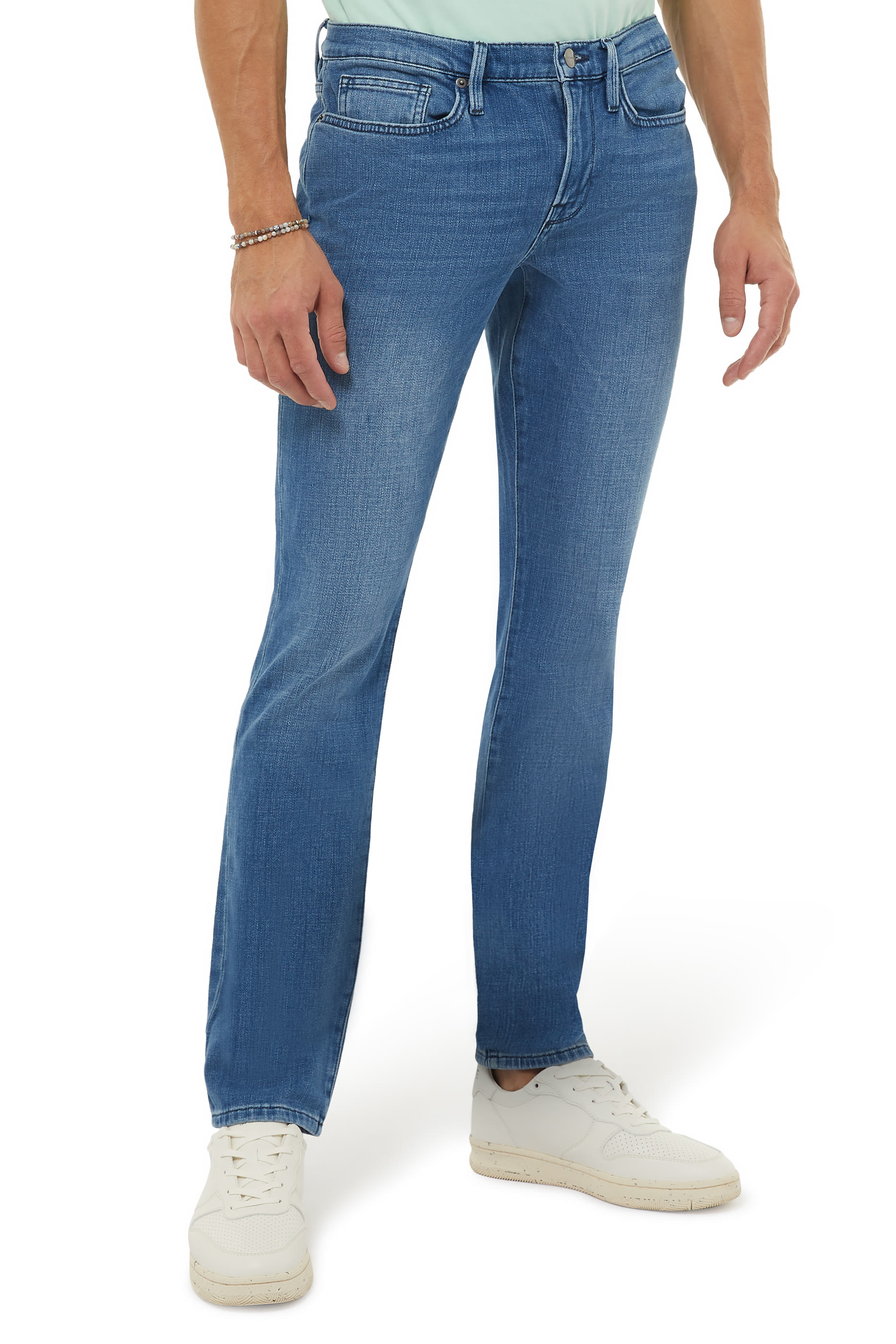 بنطال جينز بقصة سكيني ضمن تشكيلة لوم