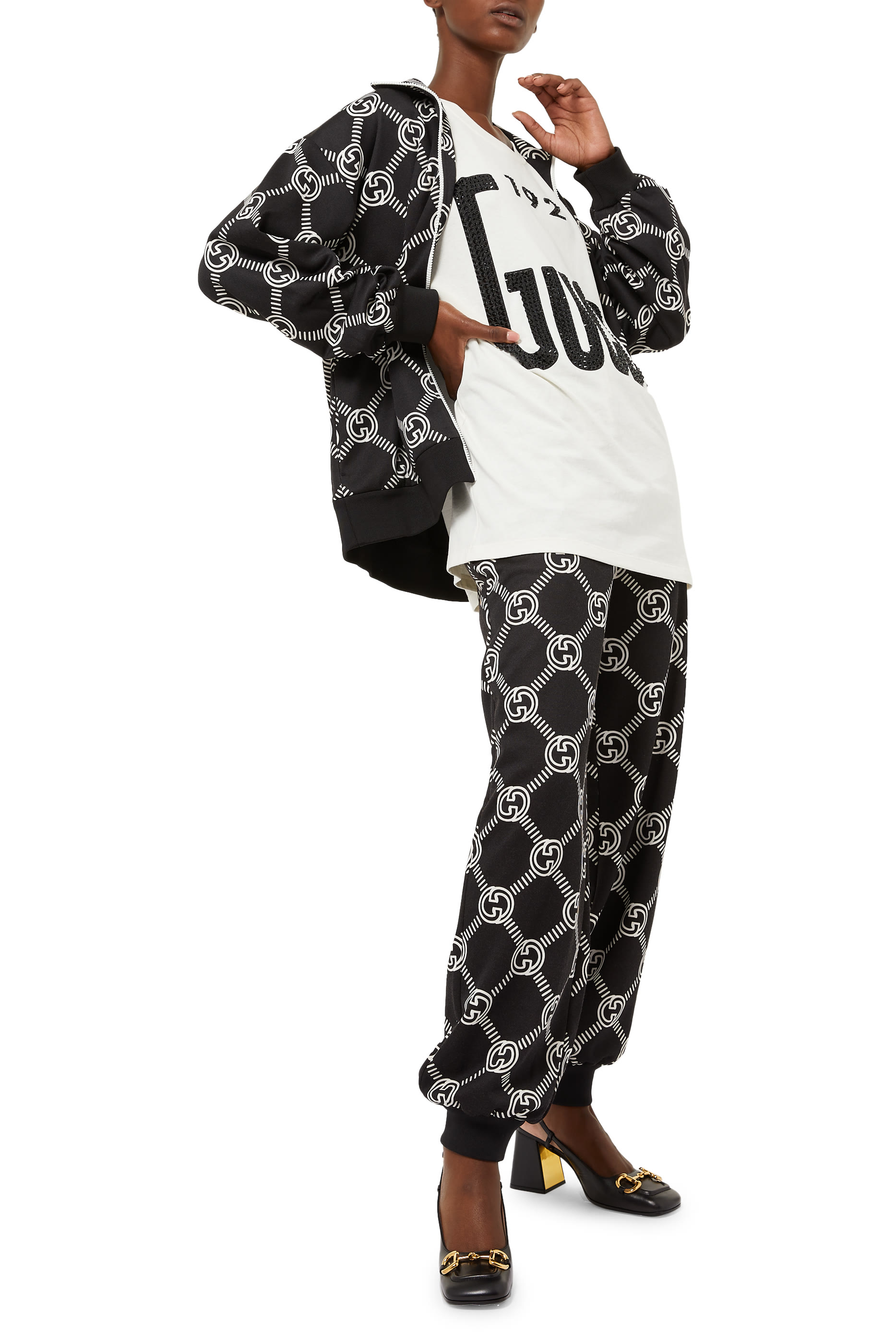 حذاء كلاسيك بكعب متوسط وحلية لجام الحصان