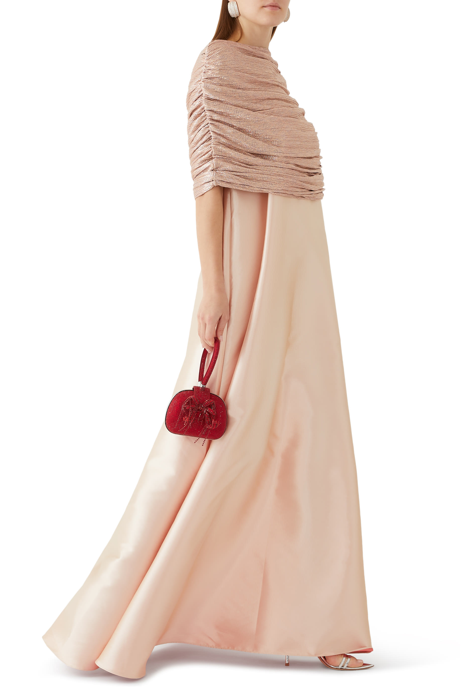 فستان بكاب وكشكش