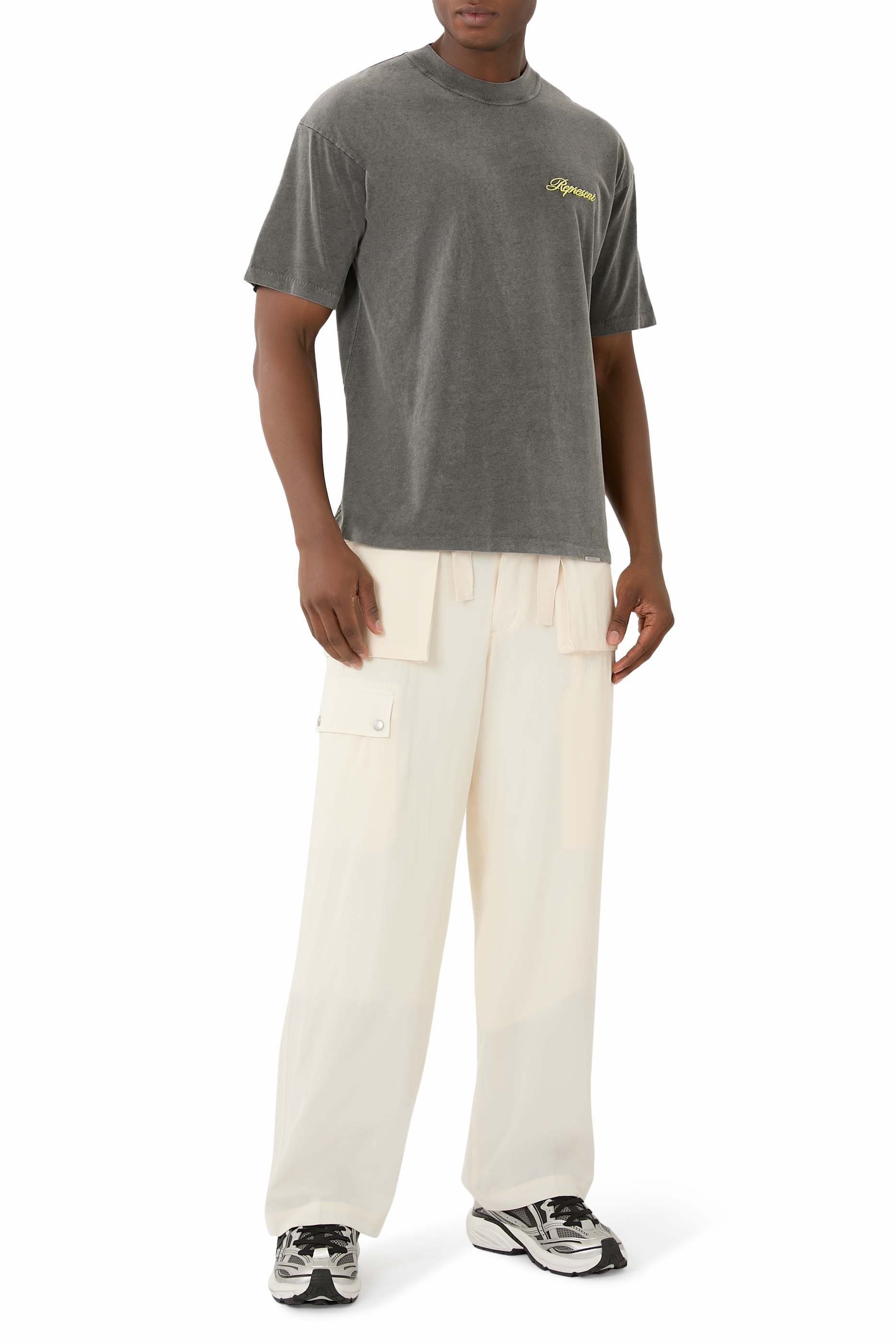 تيشيرت بنقشة شعار الماركة