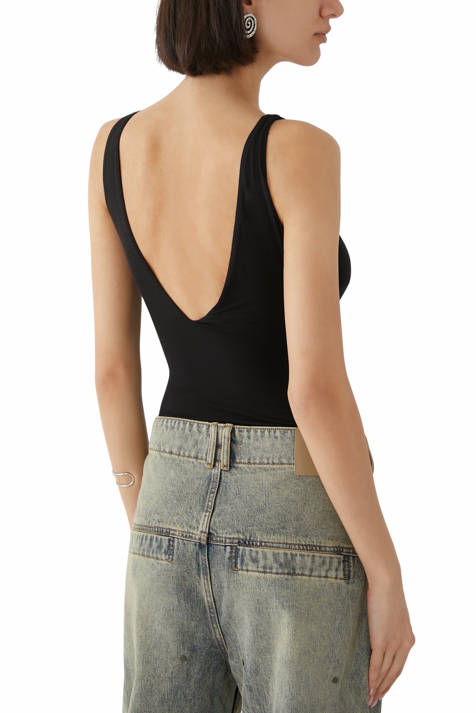 بودي سوت بياقة على شكل حرف V