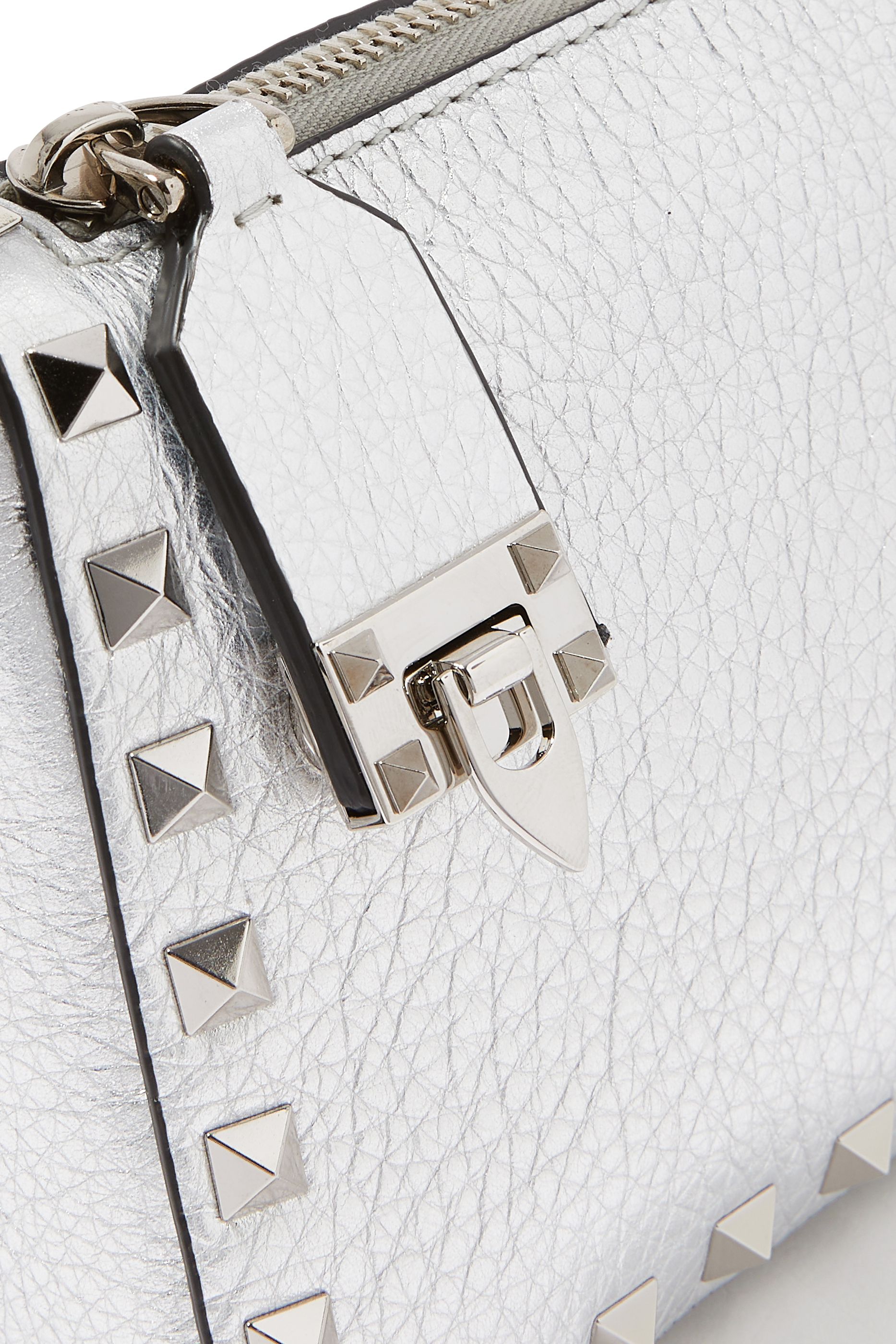 حقيبة كتف صغيرة بحلي هرمية