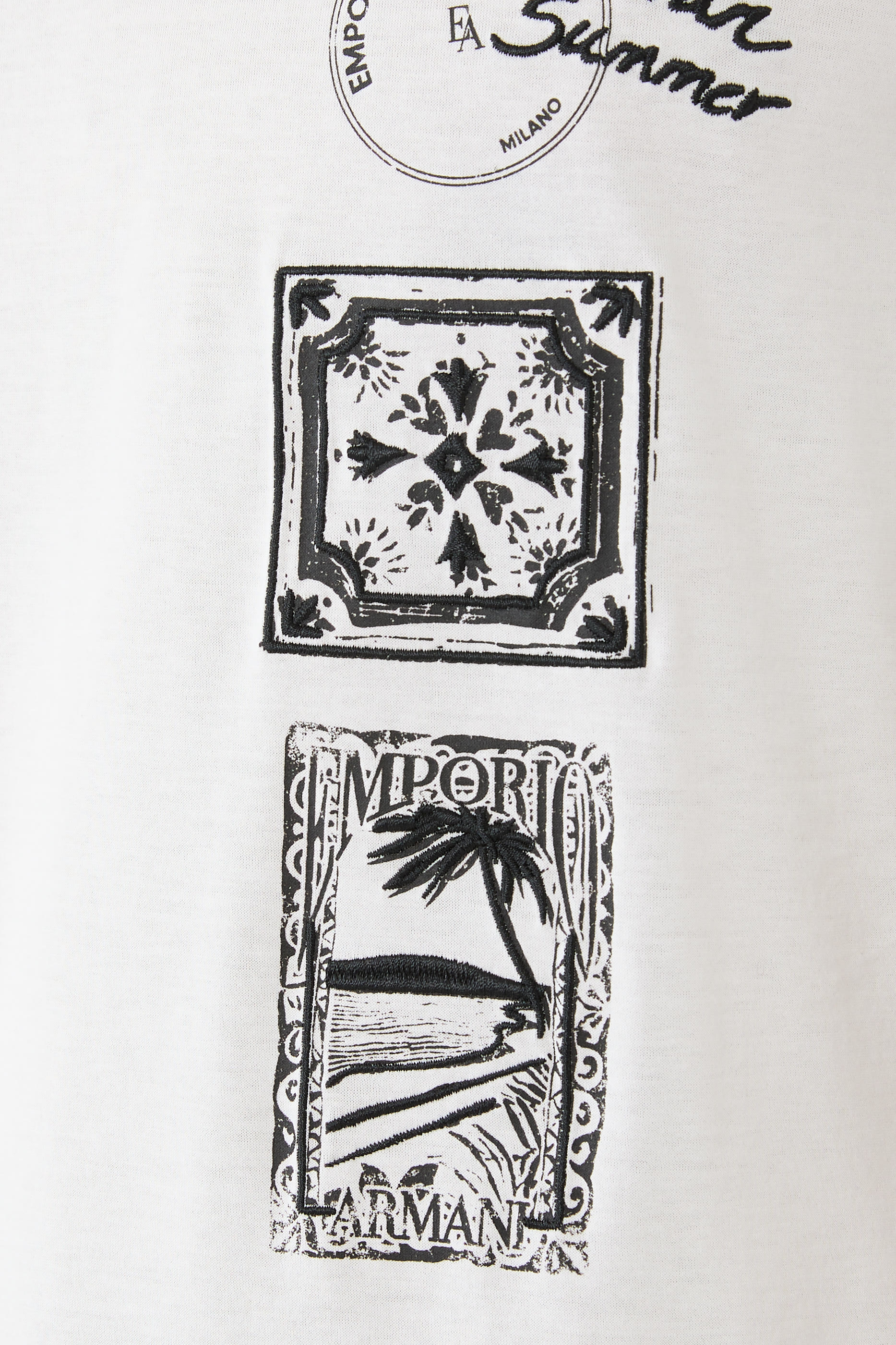 تيشيرت بنقشات بطاقة بريدية