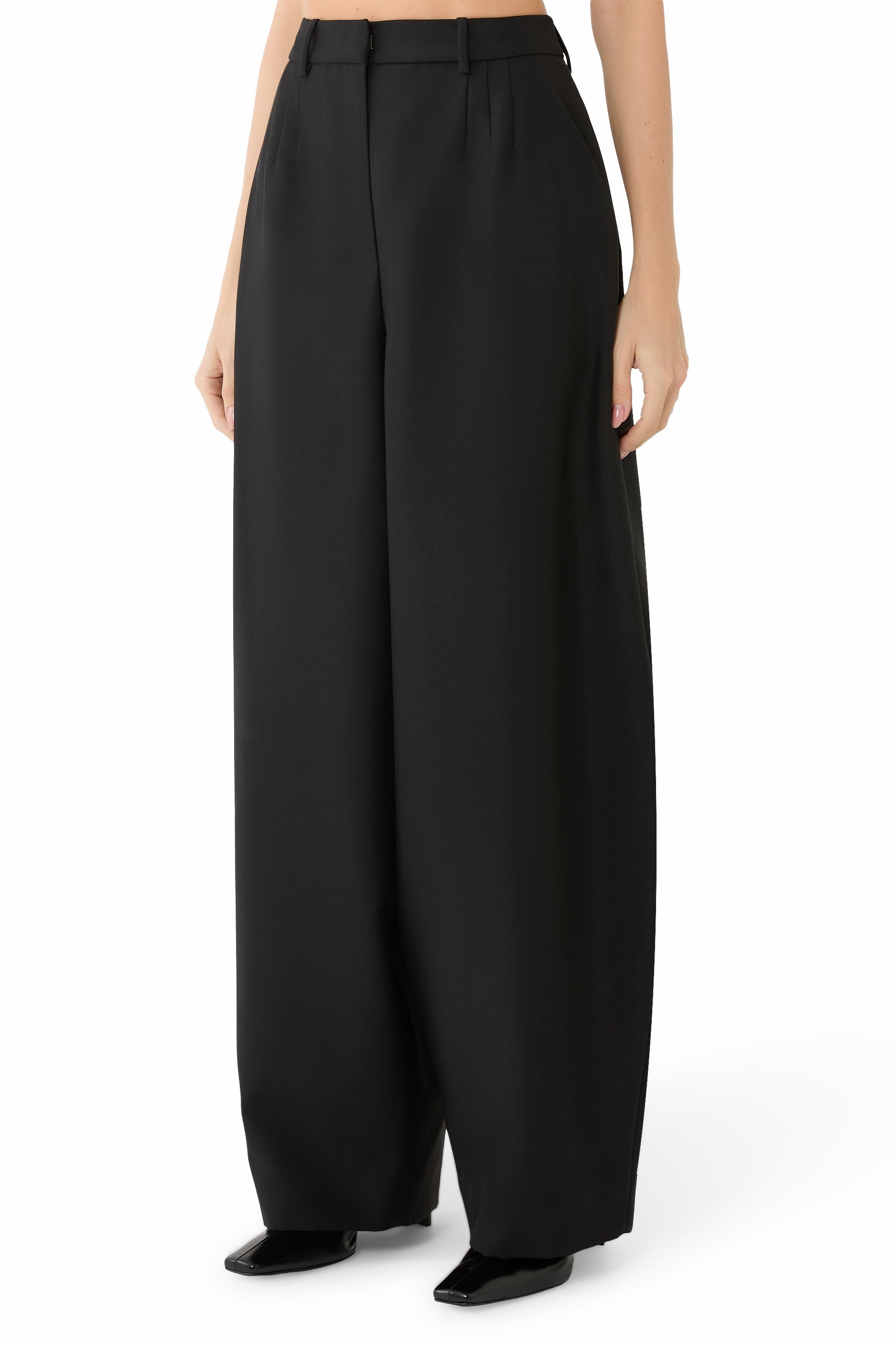 بنطال بقصة منفوخة