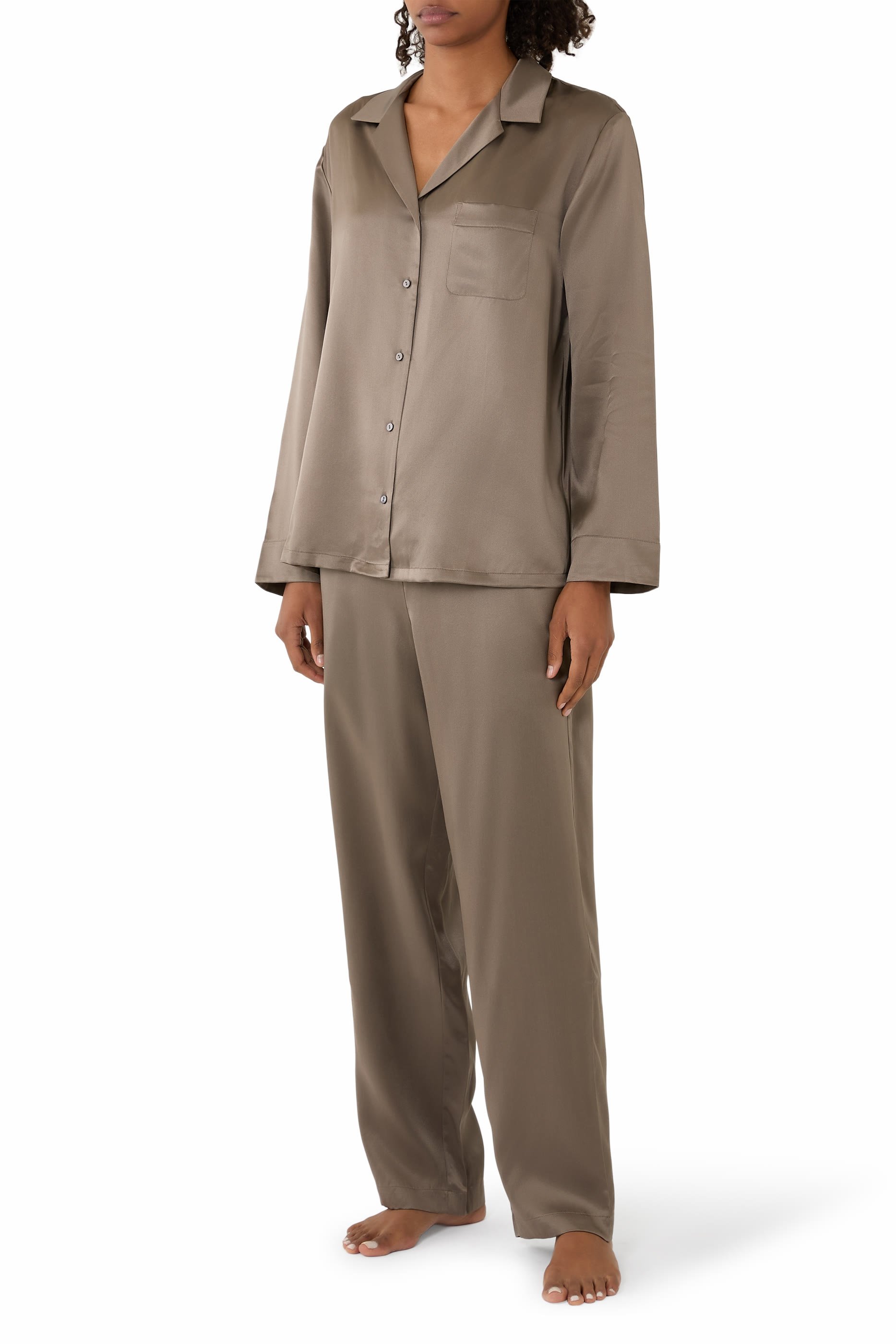 طقم بيجامة بقصة عادية حرير