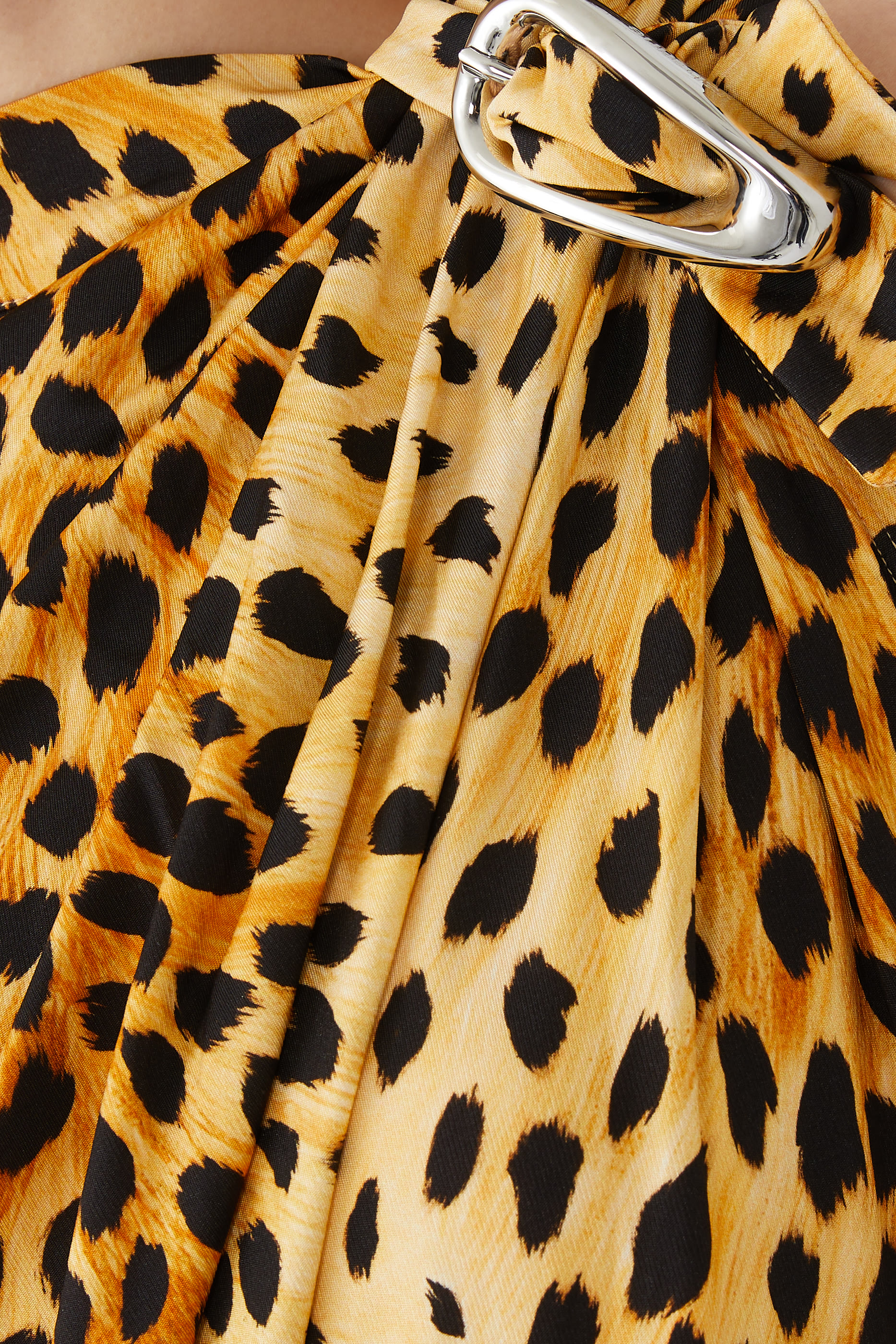 فستان بطبعات فهد