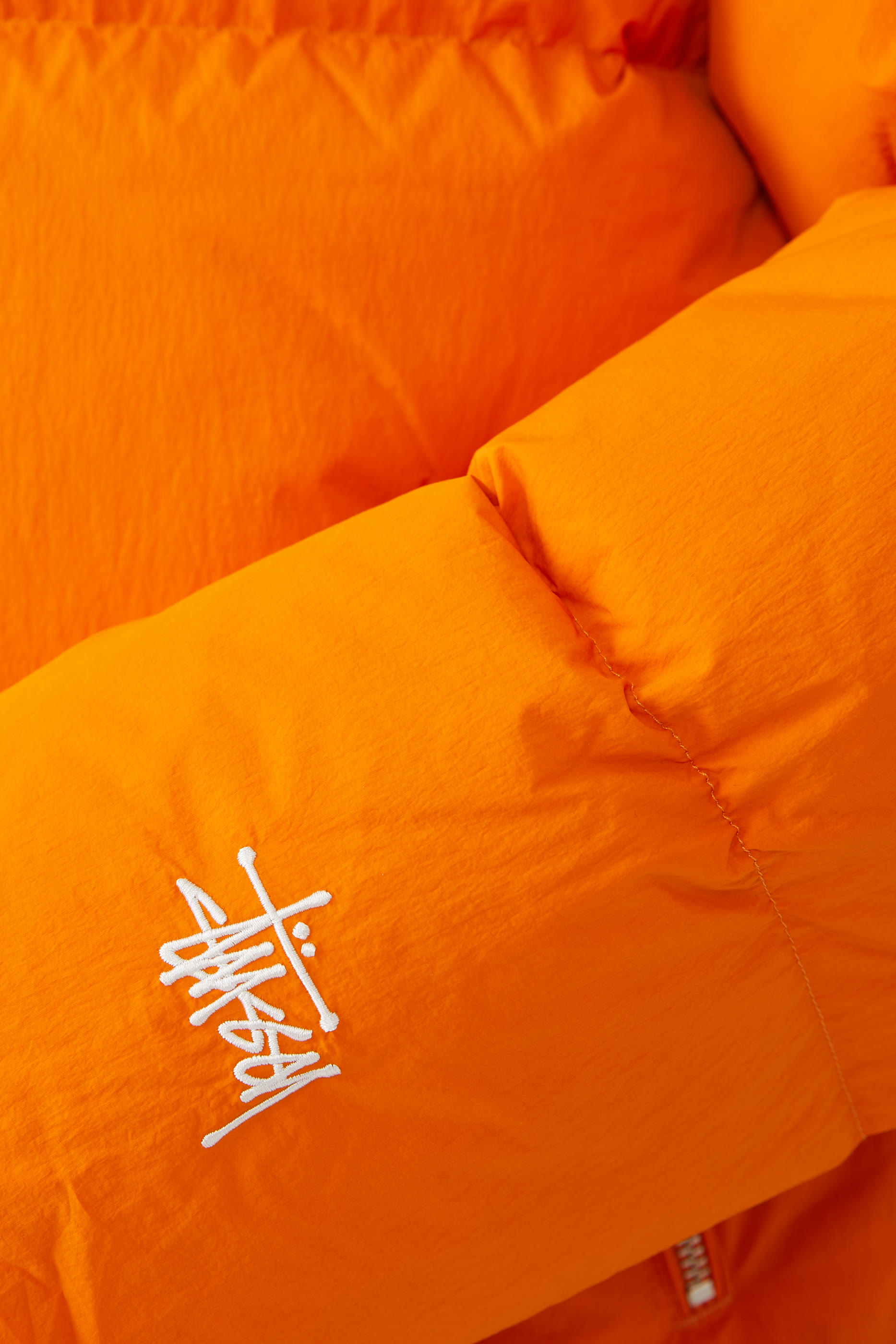 جاكيت بافر نايلون مبطن بالزغب