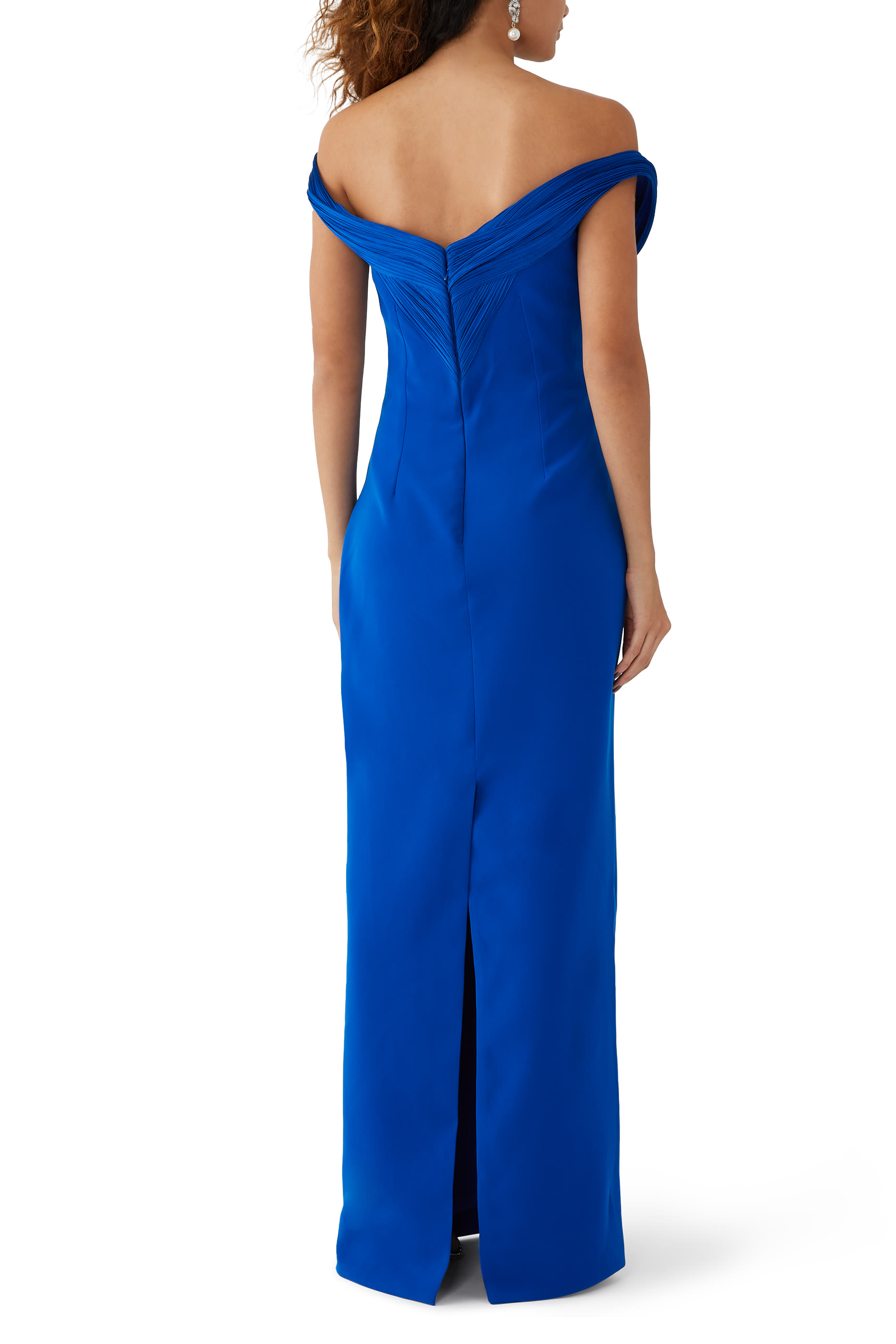 فستان سهرة بكاب وأكتاف متساقطة