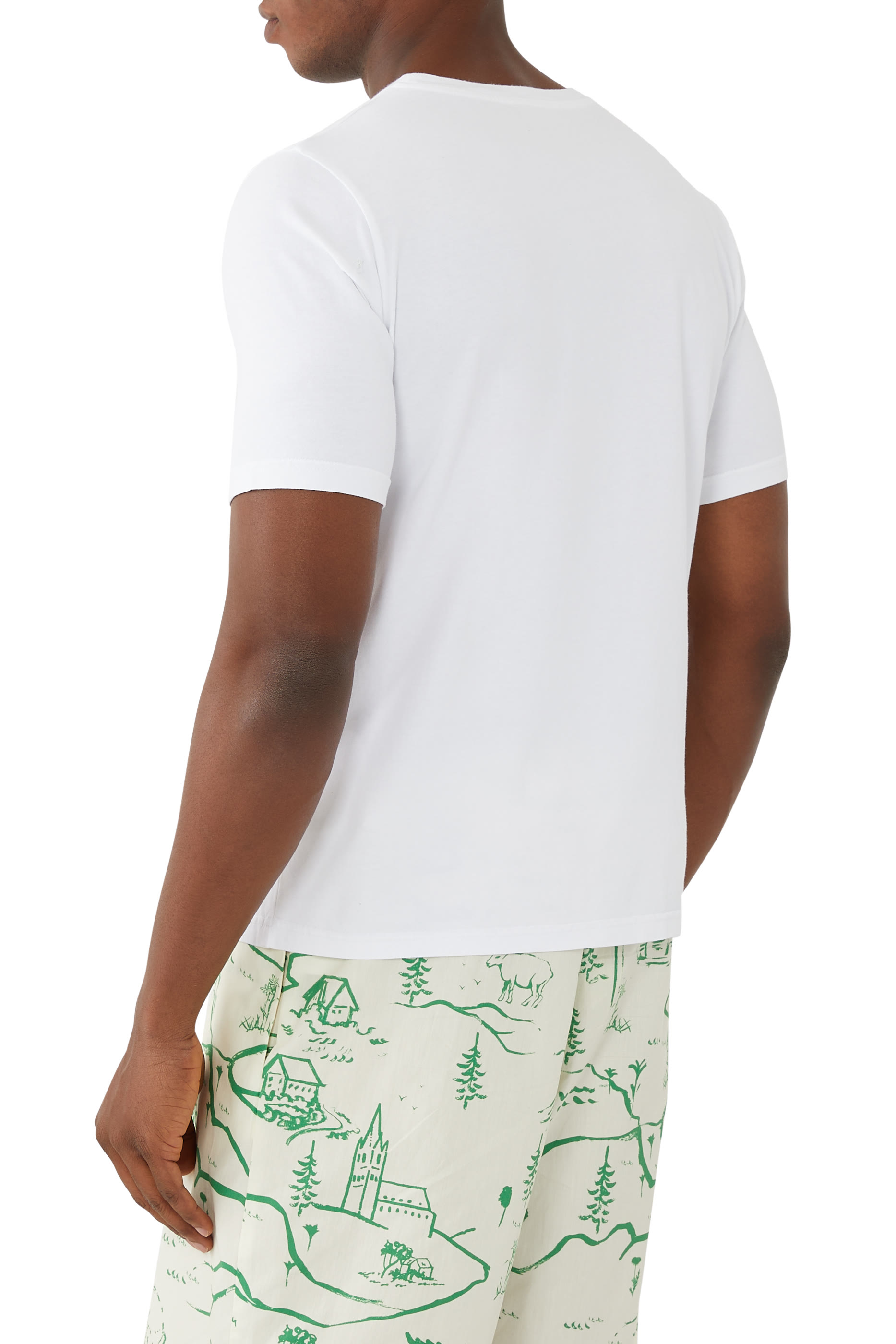 تيشيرت بطبعة شعار الماركة