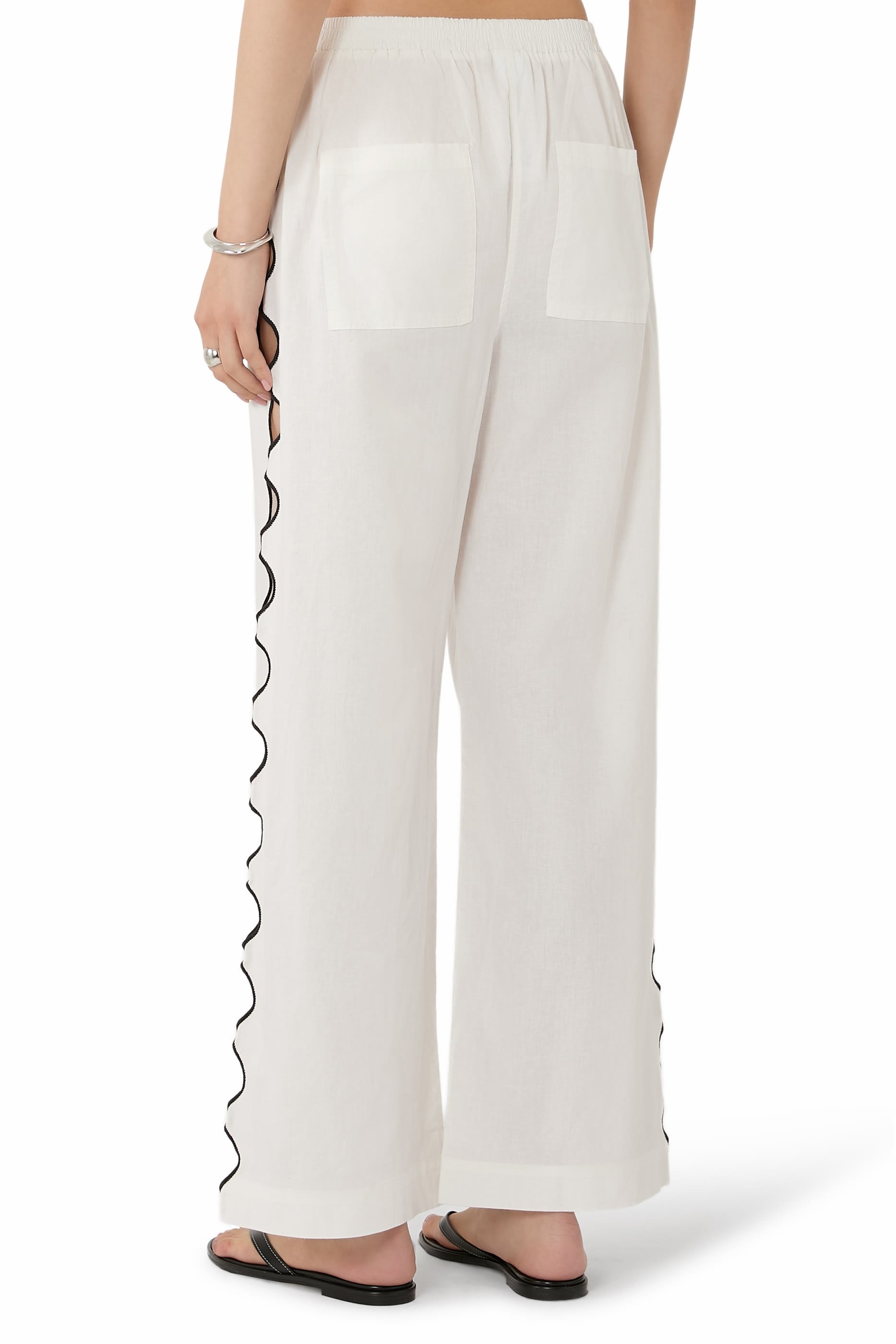 بنطال إليس بفتحات