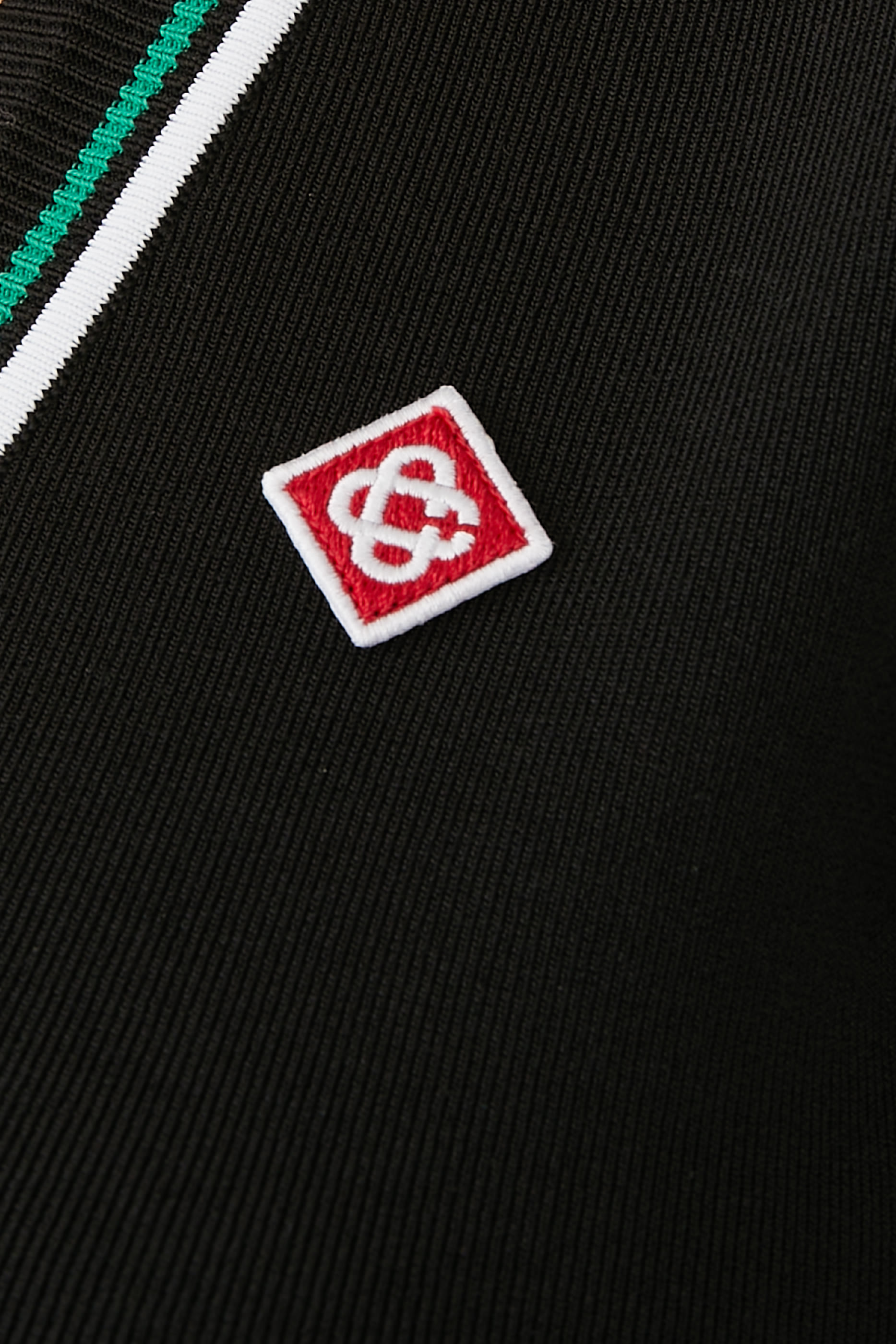 قميص بولو قصير بأكمام قصيرة ونقشة خطوط