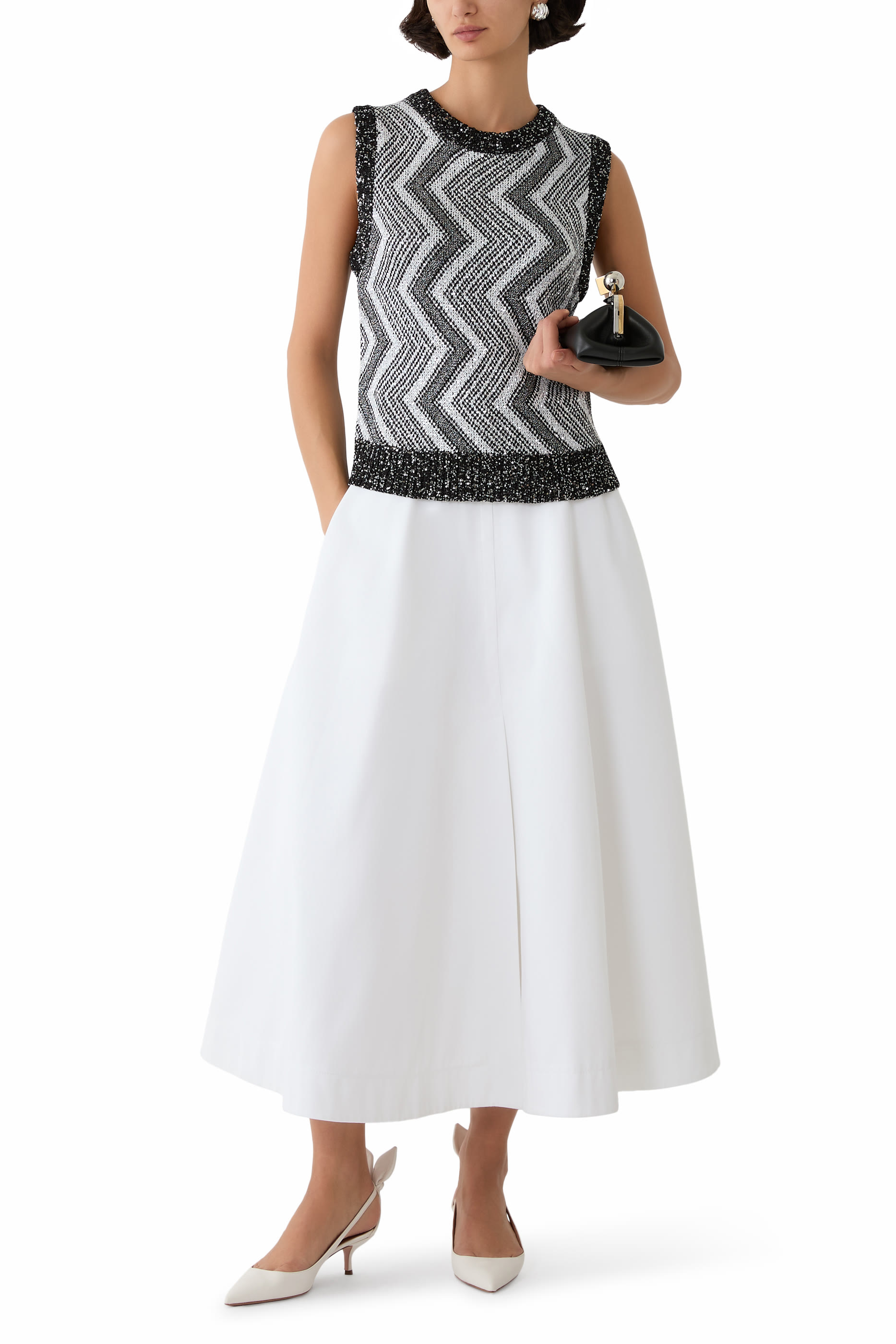 فيست بتصميم كنزة بخطوط متعرجة