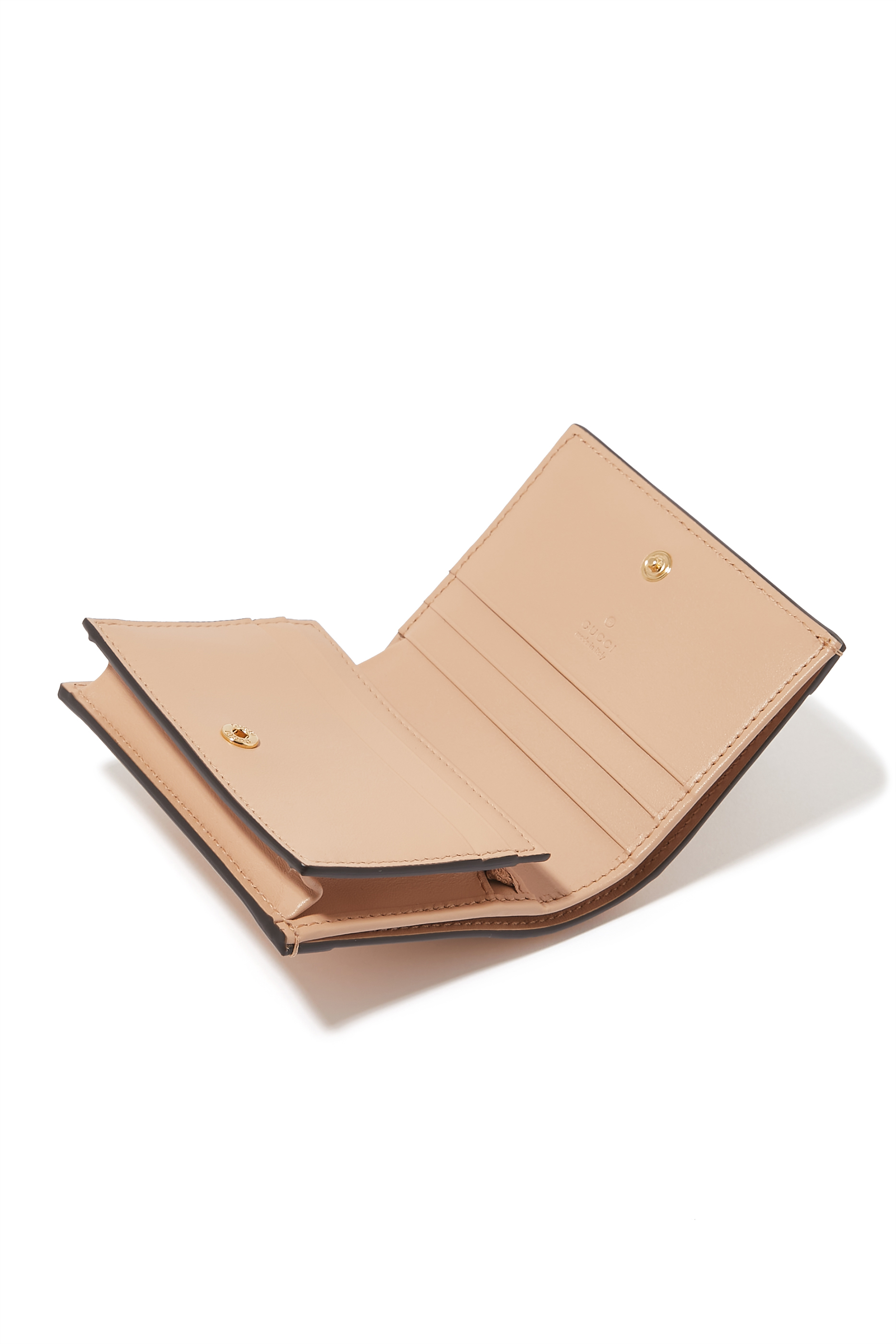 محفظة بتصميم حافظة بطاقات مبطنة بحرفي شعار الماركة