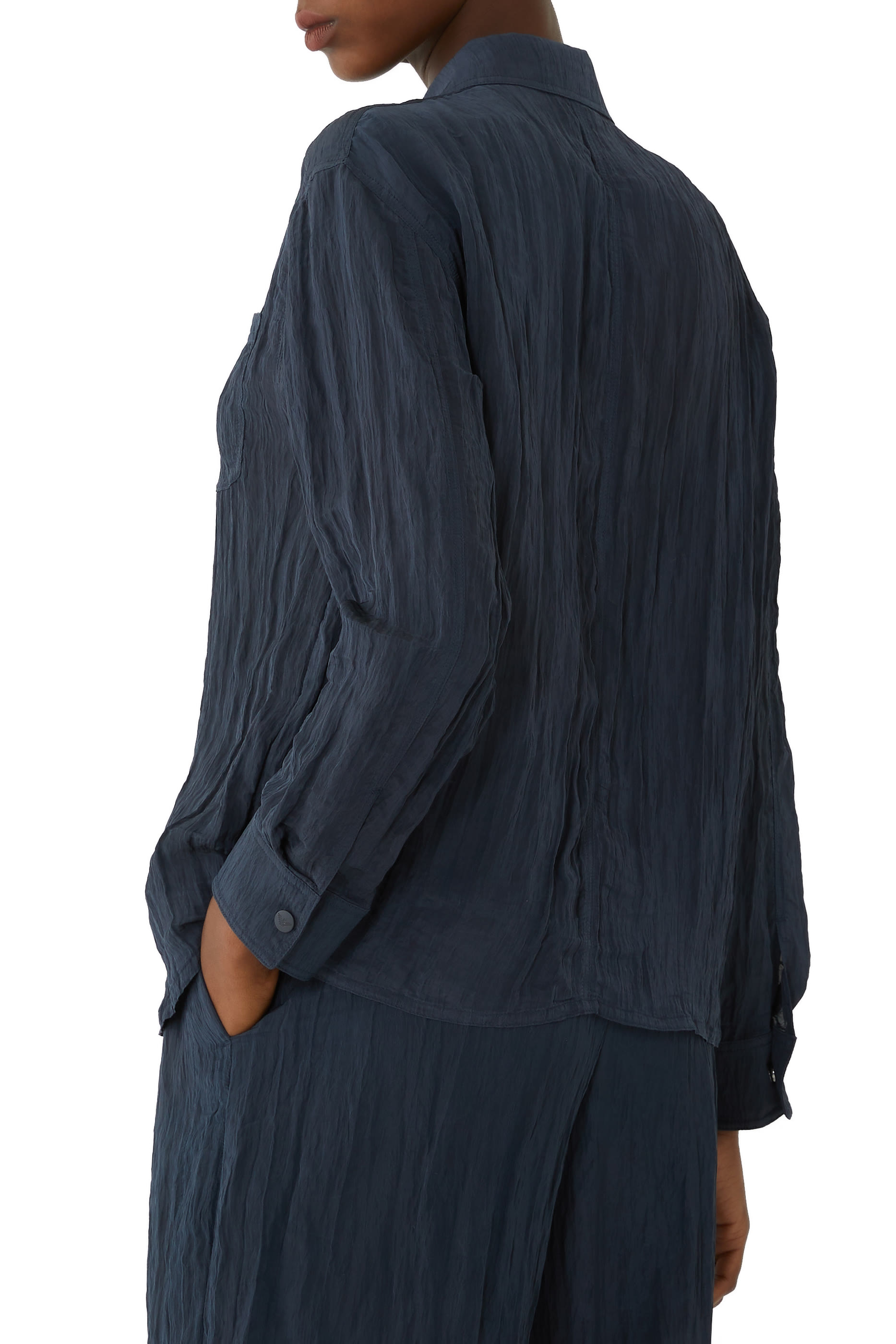 قميص بتصميم مجعد