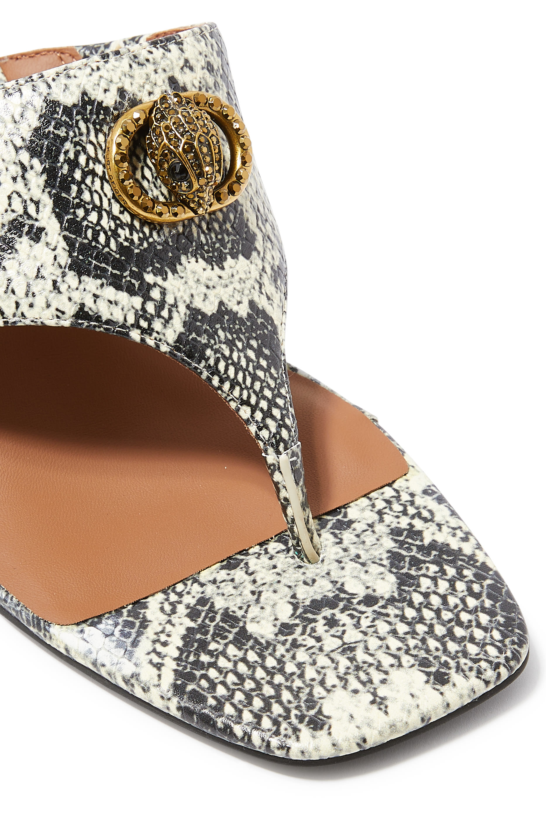 حذاء تيشلسيا بكعب عريض وسيور على شكل حرف T