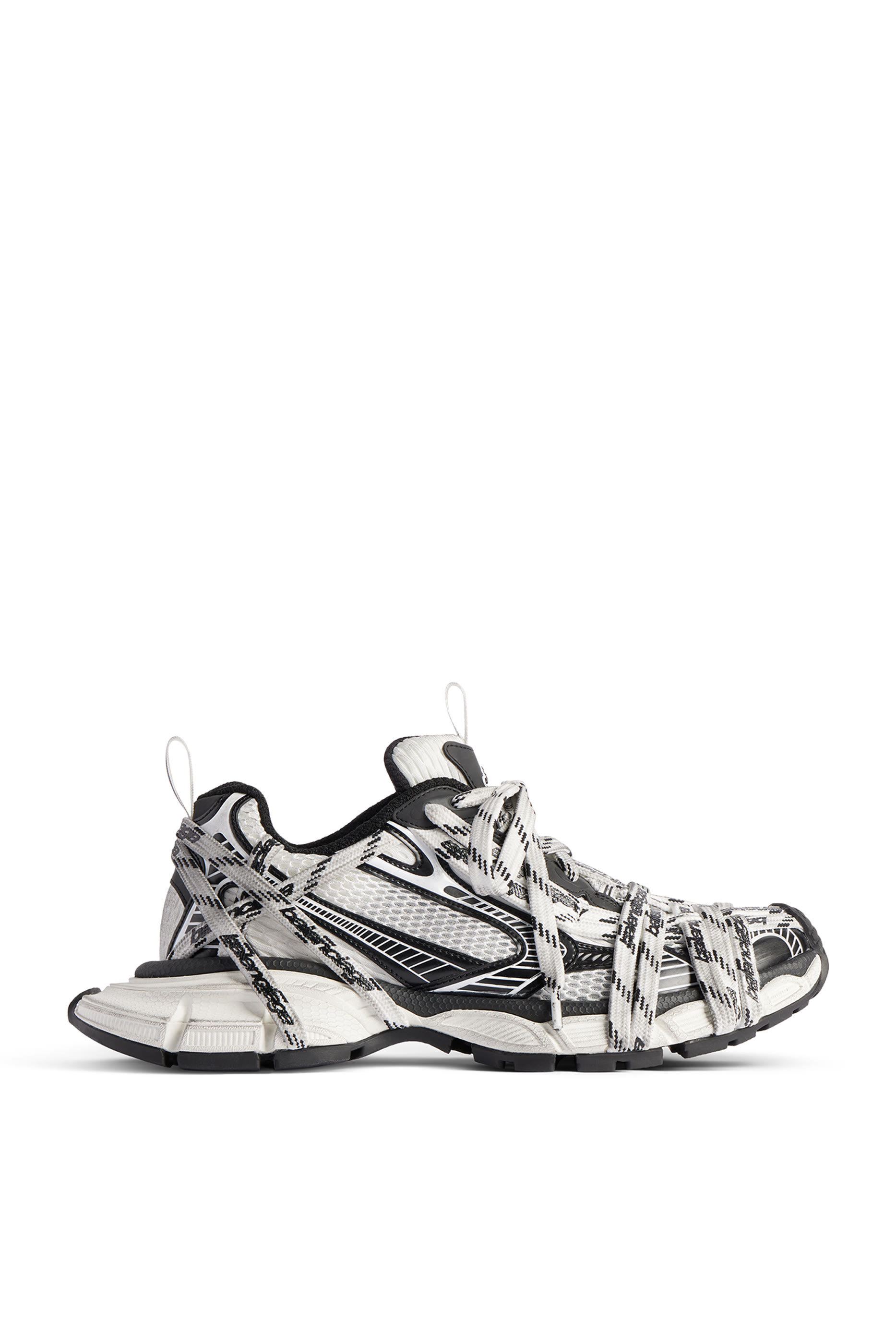 سنيكرز 3 اكس ال بي بأربطة طويلة