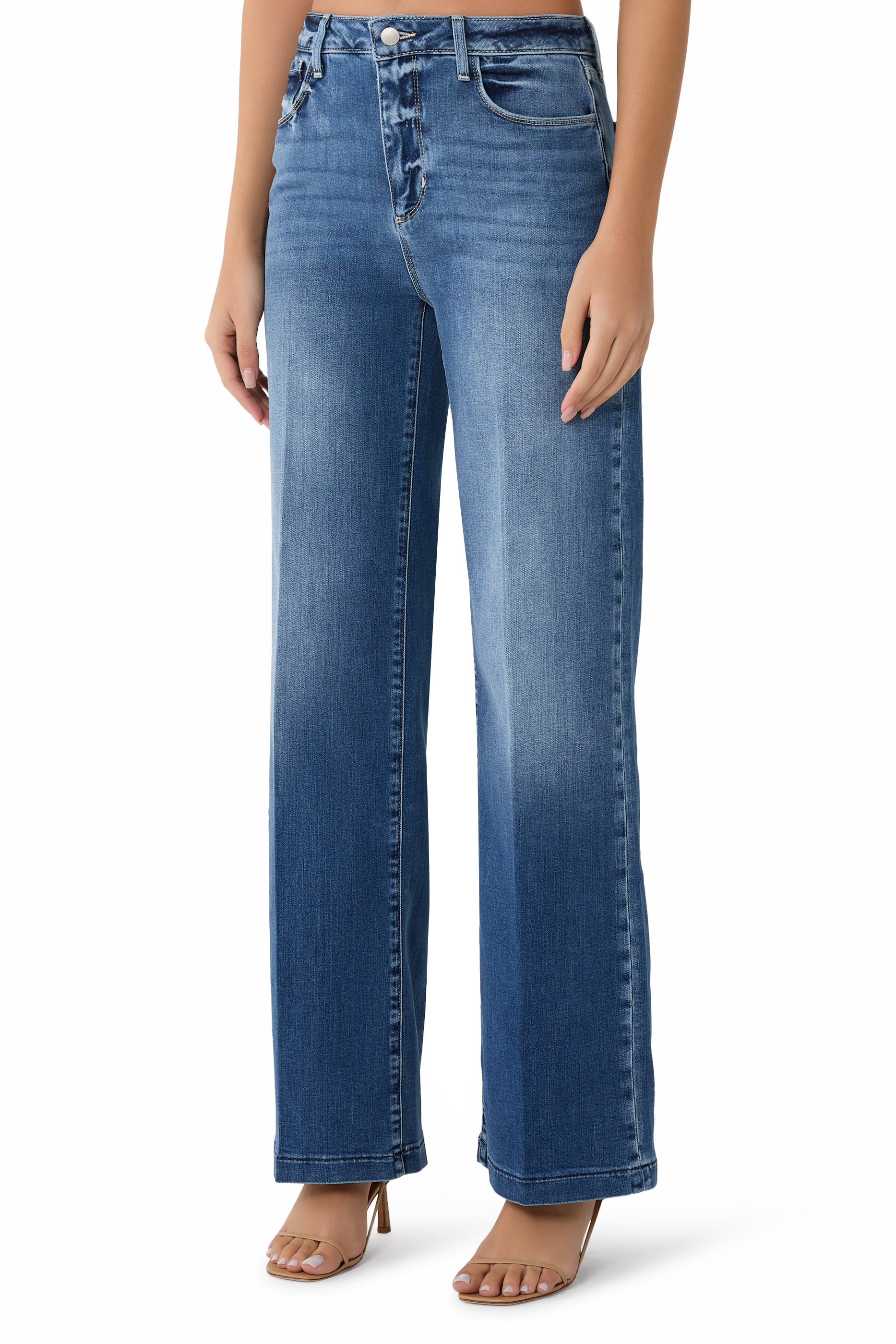 بنطال جينز سكوتي بقصة ساق واسعة