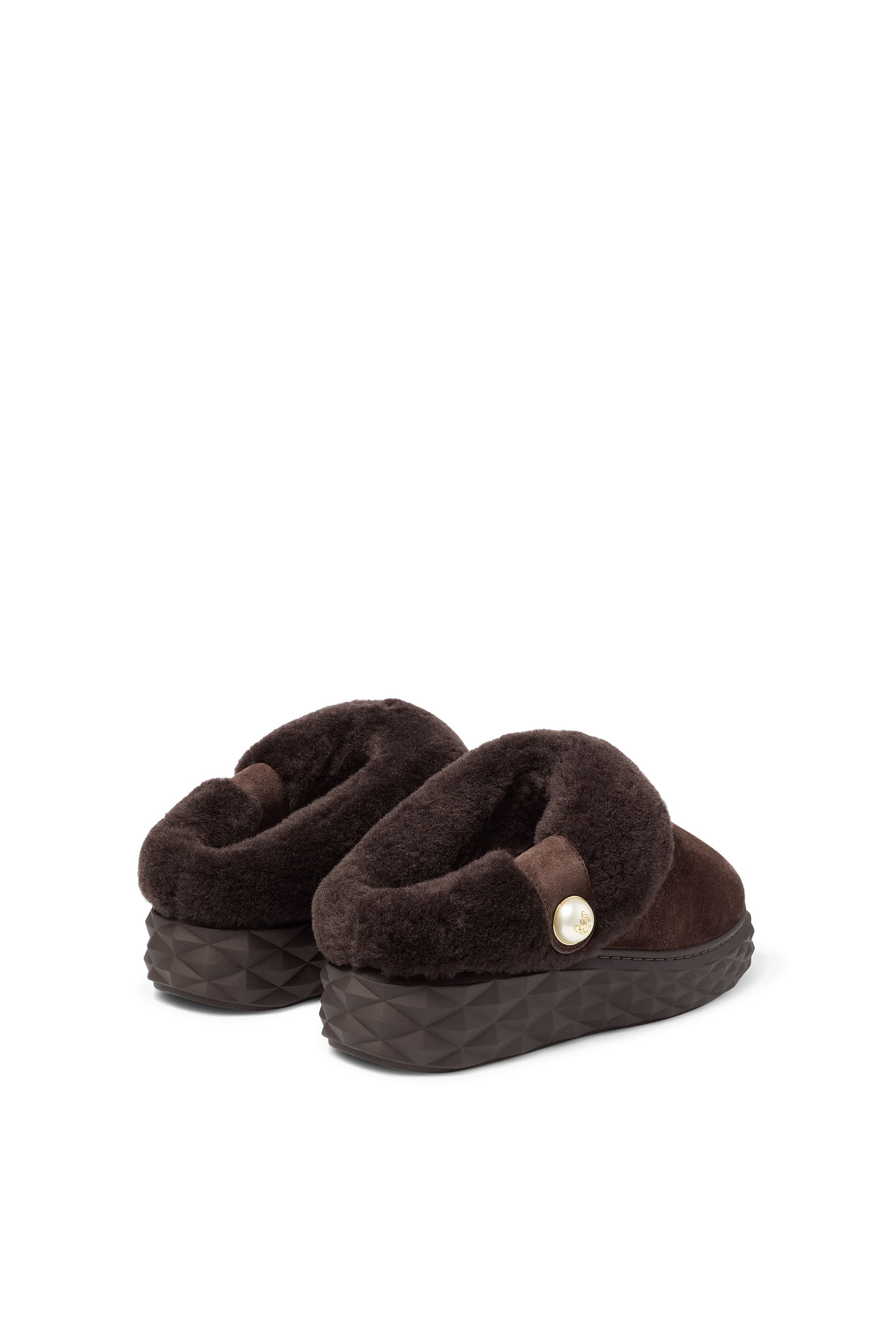 حذاء مفتوح من الخلف بتصميم معينات كبيرة