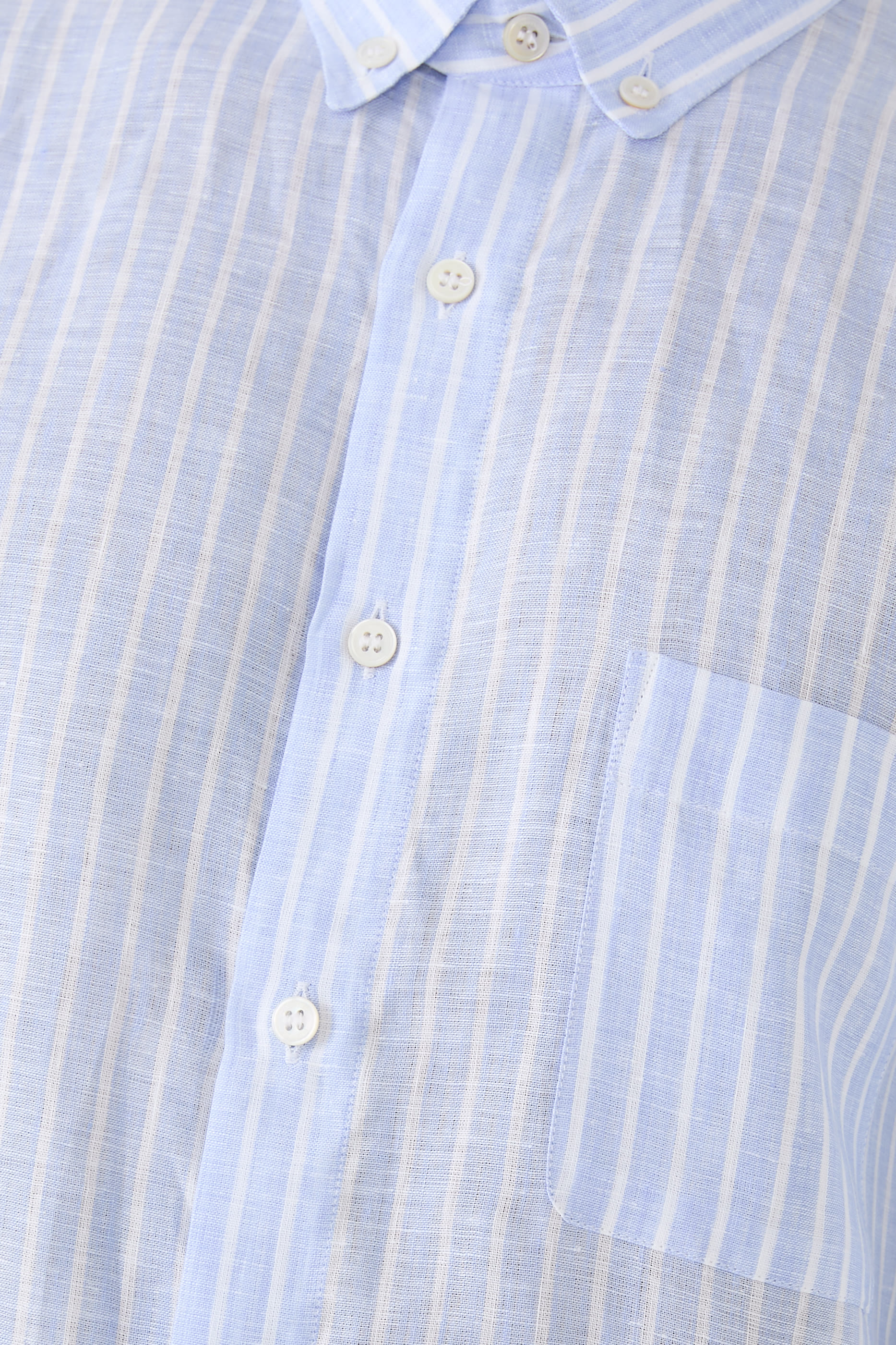 قميص بأكمام طويلة ونقشة مخططة