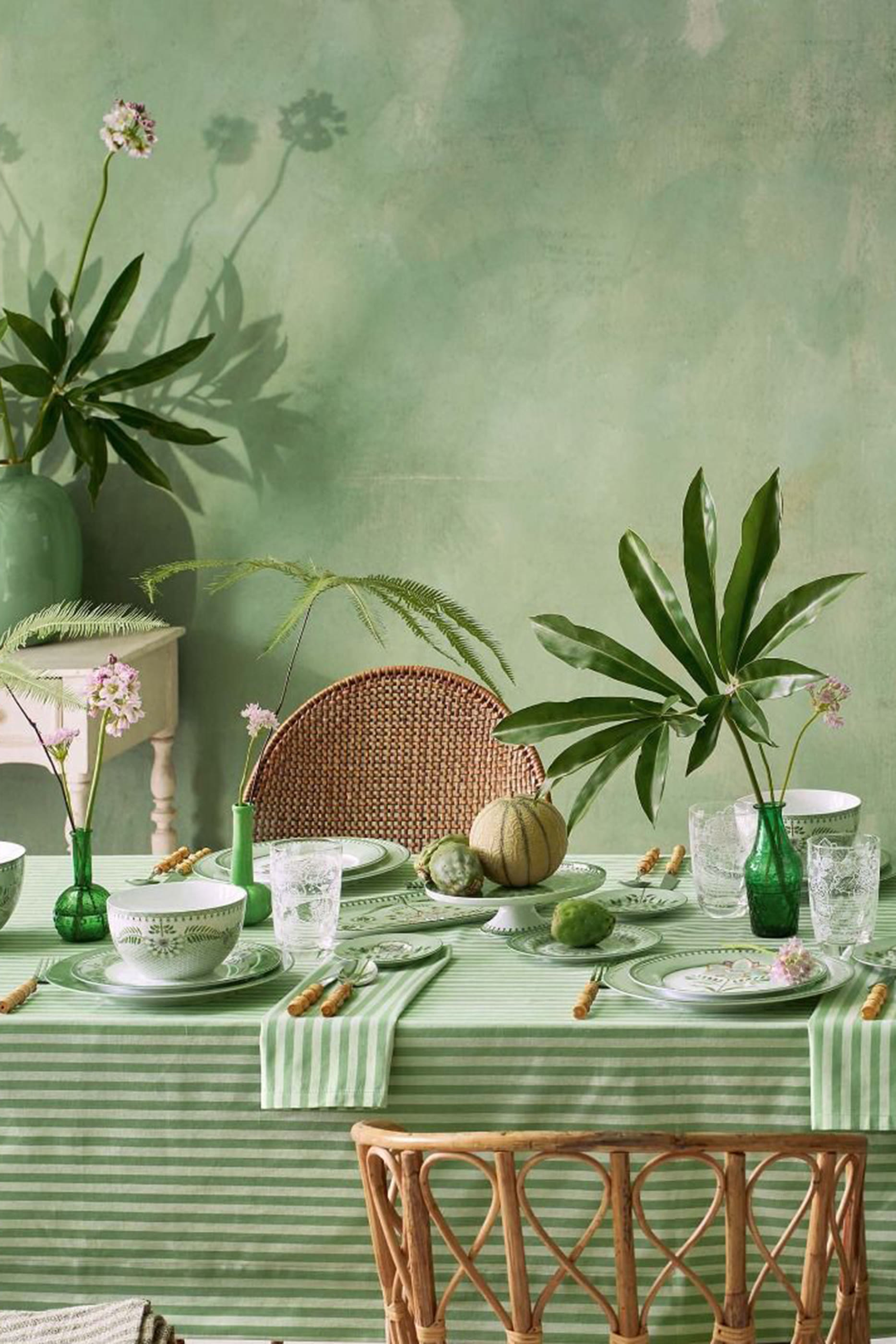 فنجان وطبق قهوة اسبريسو  مون ديلايت بنقشة ليلي اند لوتس