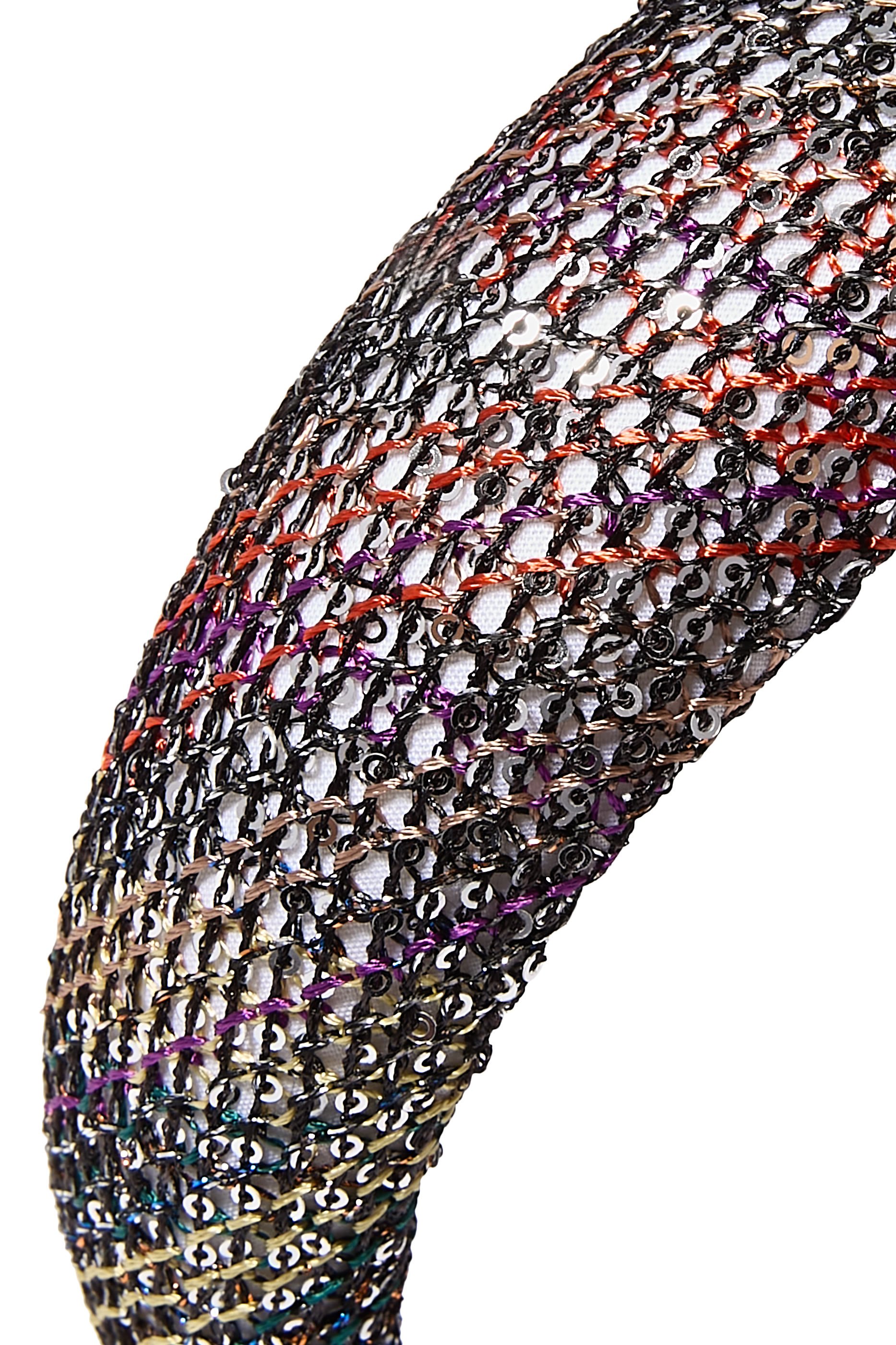 طوق رأس مزين بترتر وخطوط متعرجة