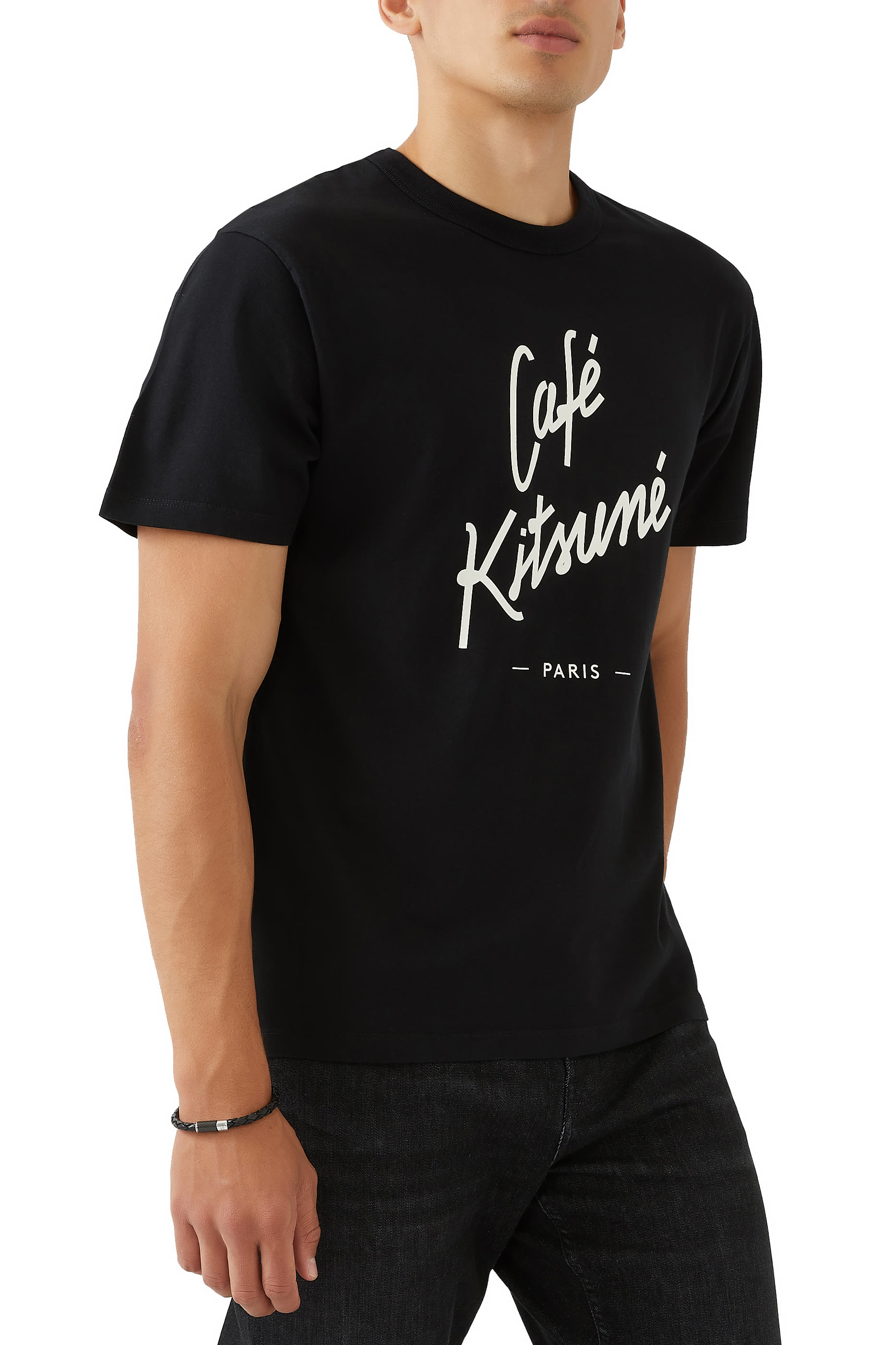 تيشيرت كلاسيكي بشعار الماركة