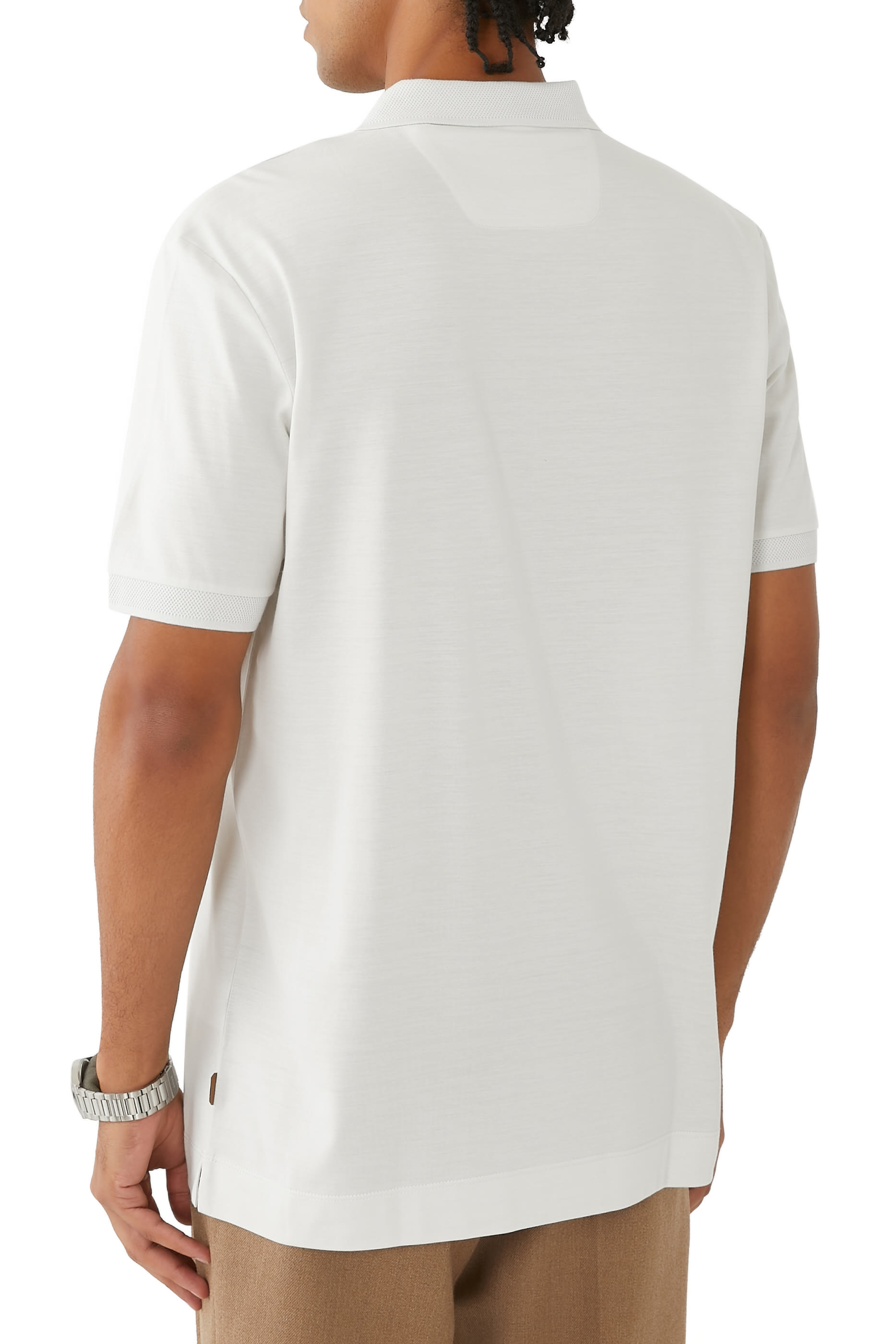 قميص بولو مع ياقة بسحاب