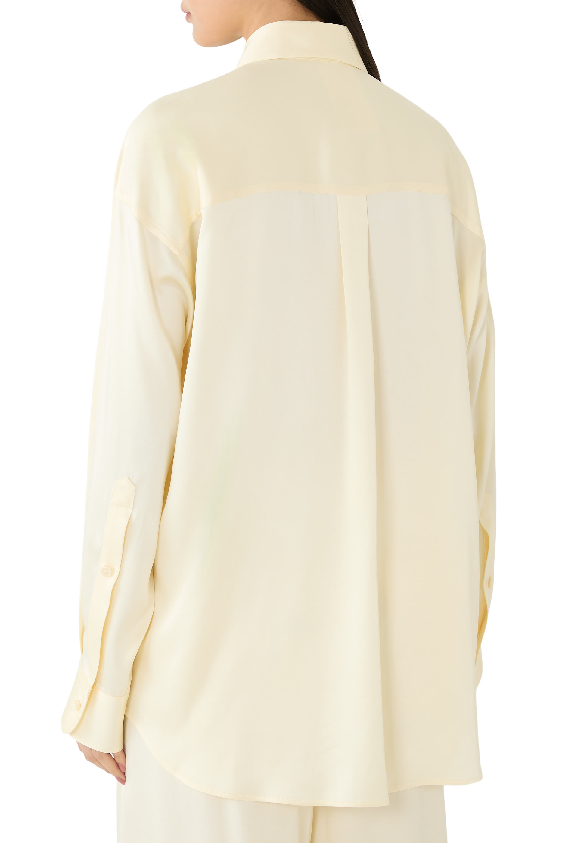 قميص مزين بلؤلؤ