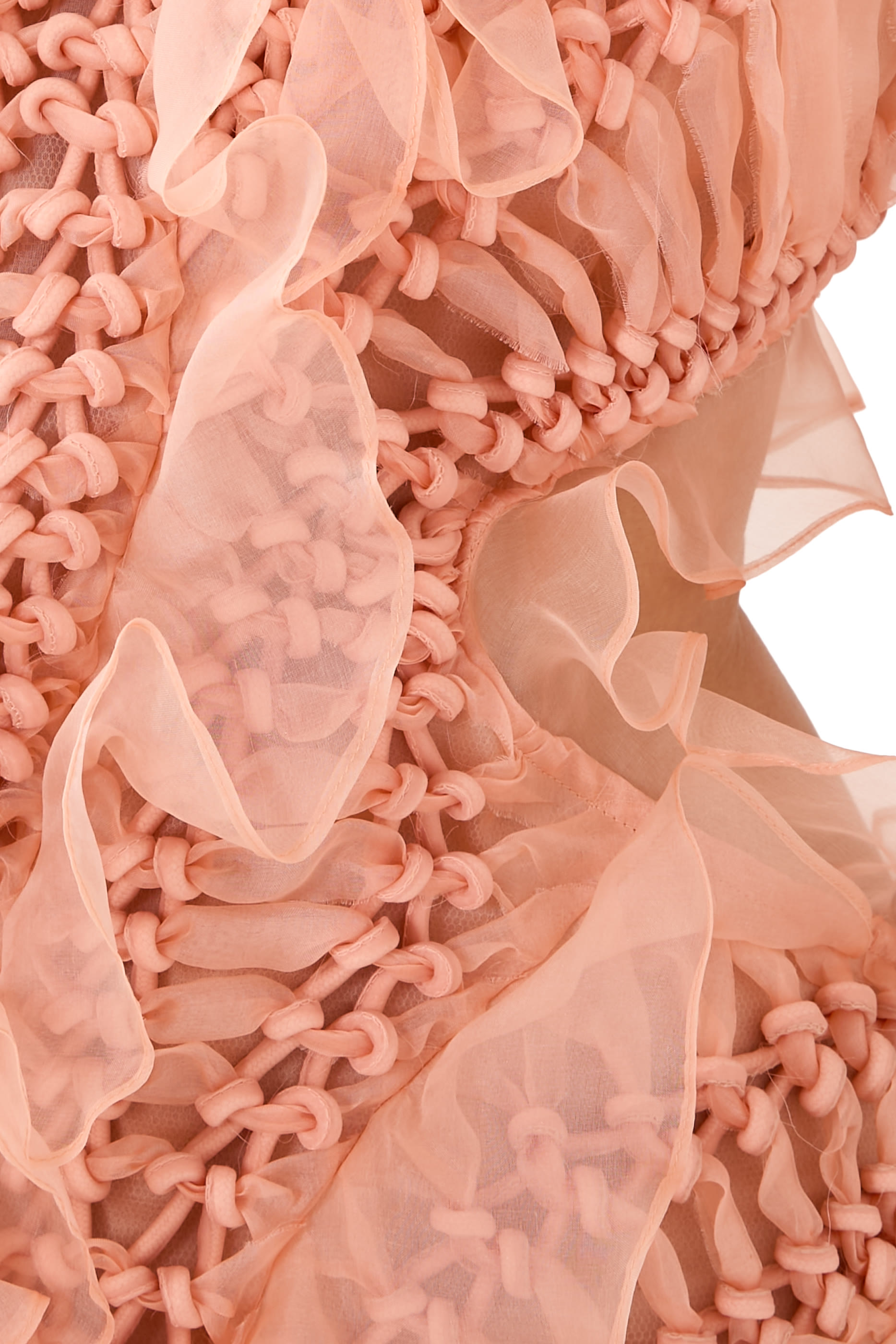 فستان بالنس طويل بتصميم مجدول