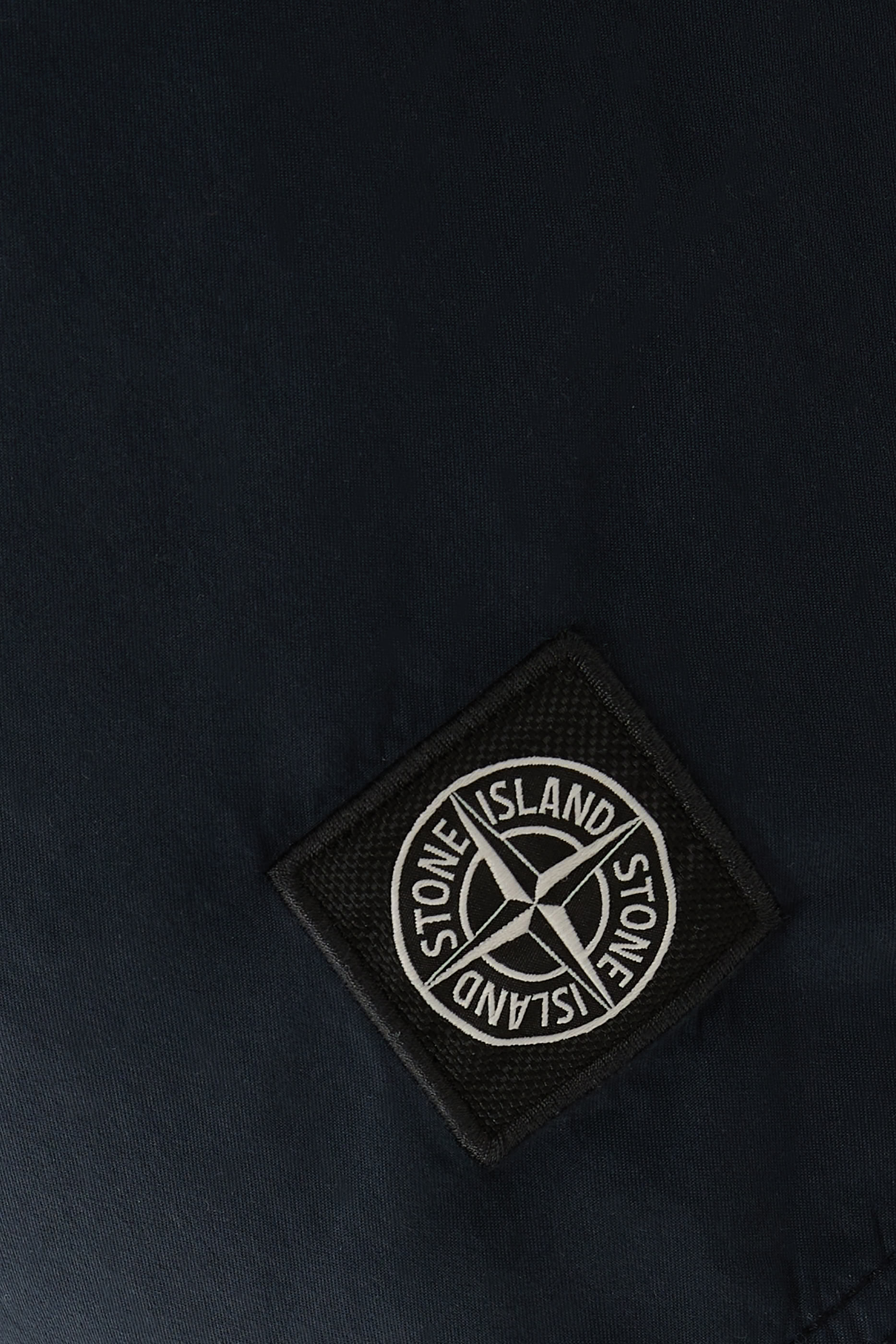 شورت سباحة بشعار الماركة