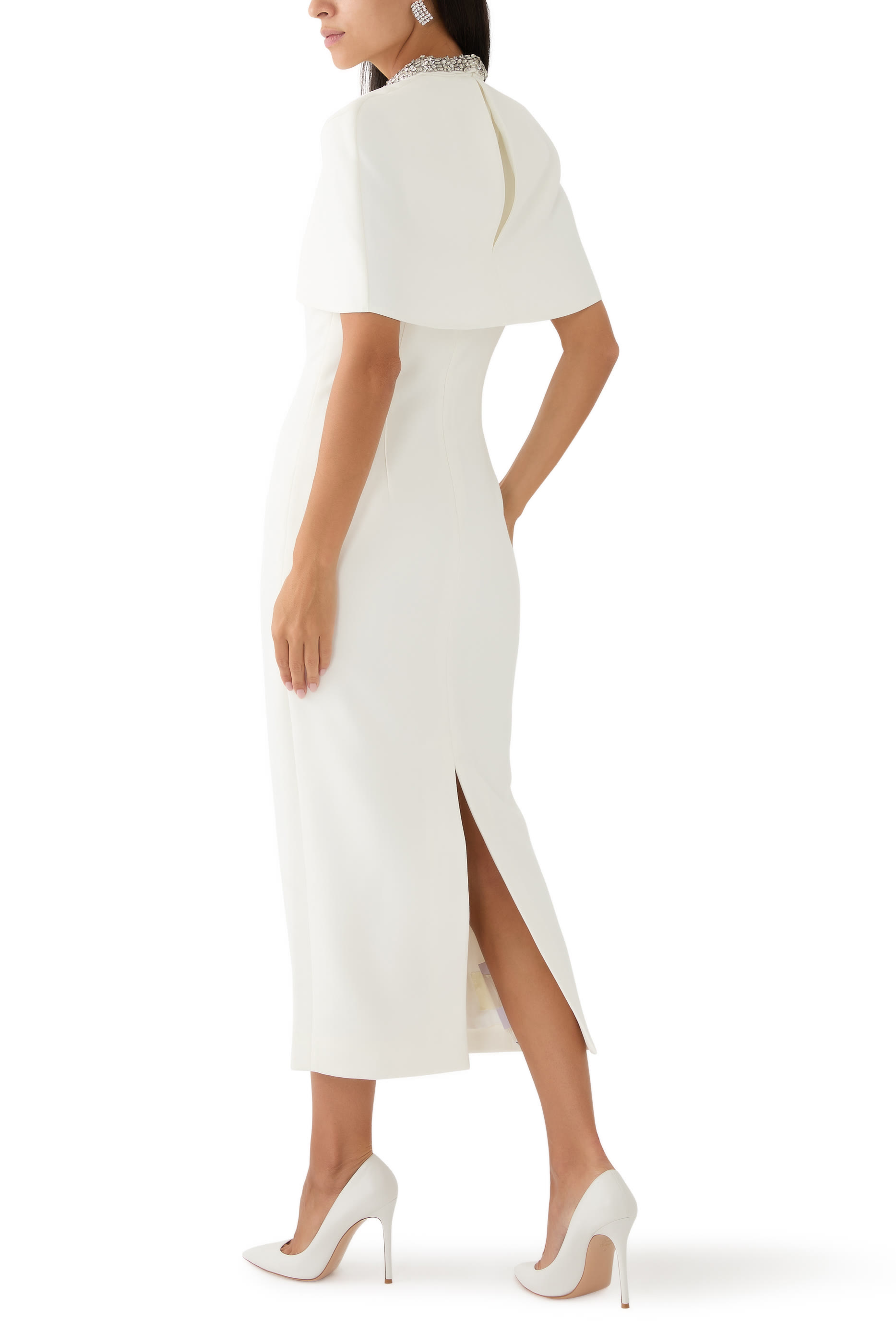 فستان متوسط الطول بكاب وتطريزات كريب