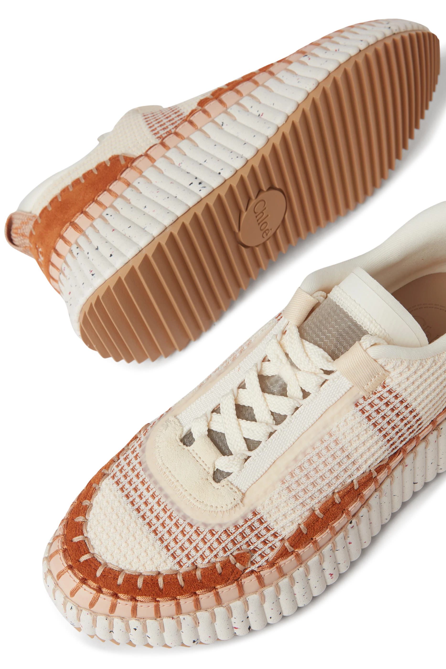 سنيكرز ناما