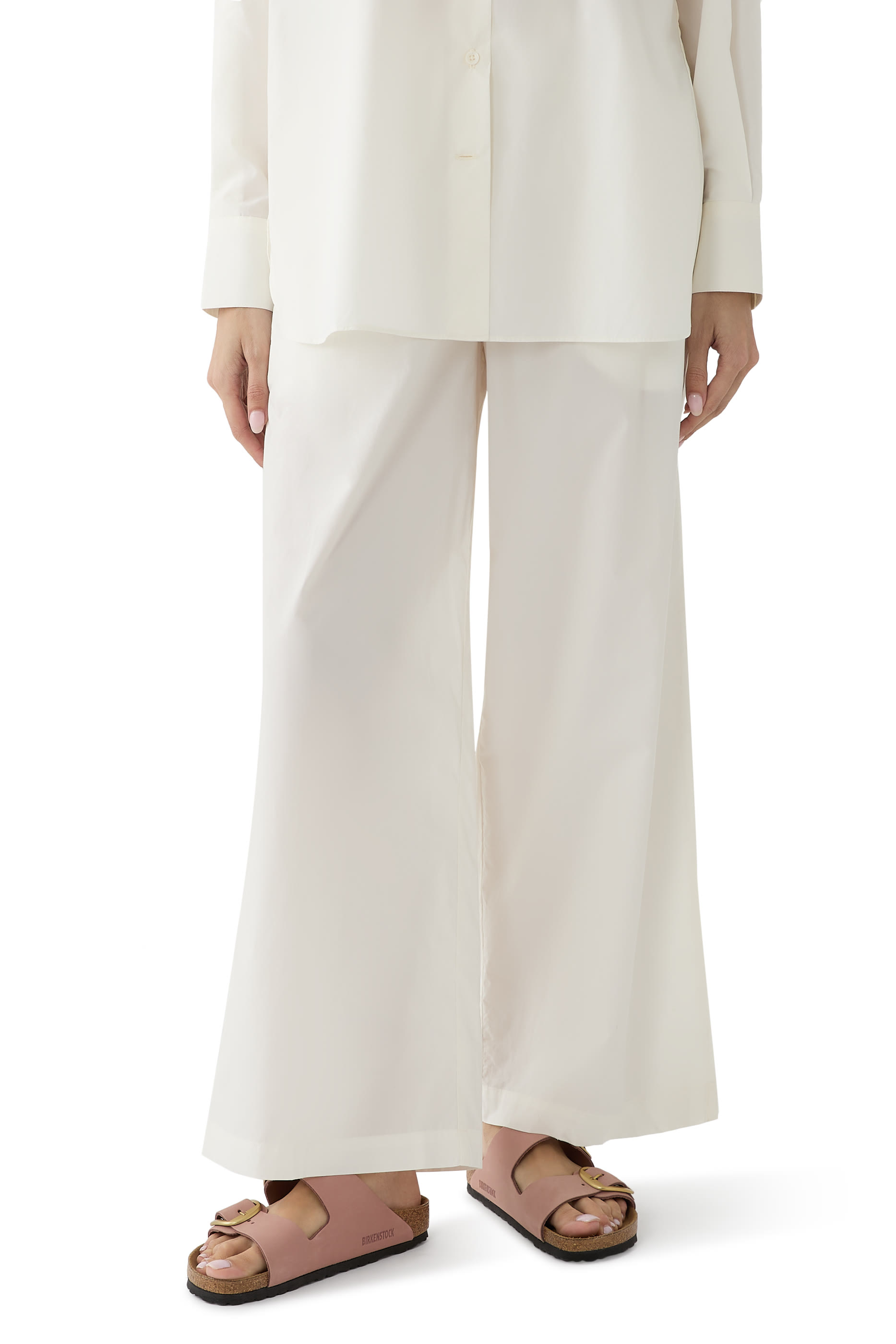 حذاء خفيف بإيزيم كبير شمواه