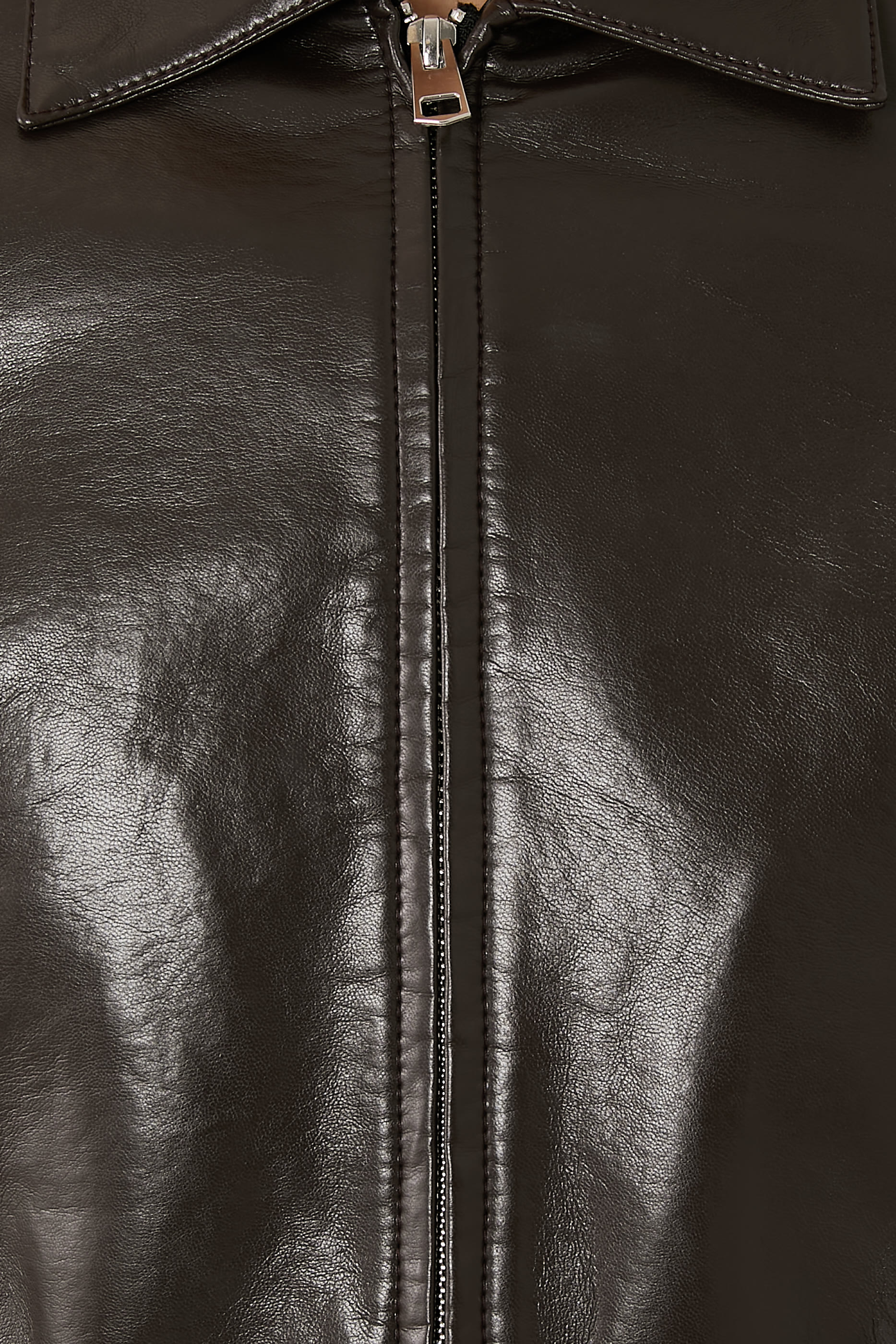 جاكيت إيسي قصير جلد معاد تدويره