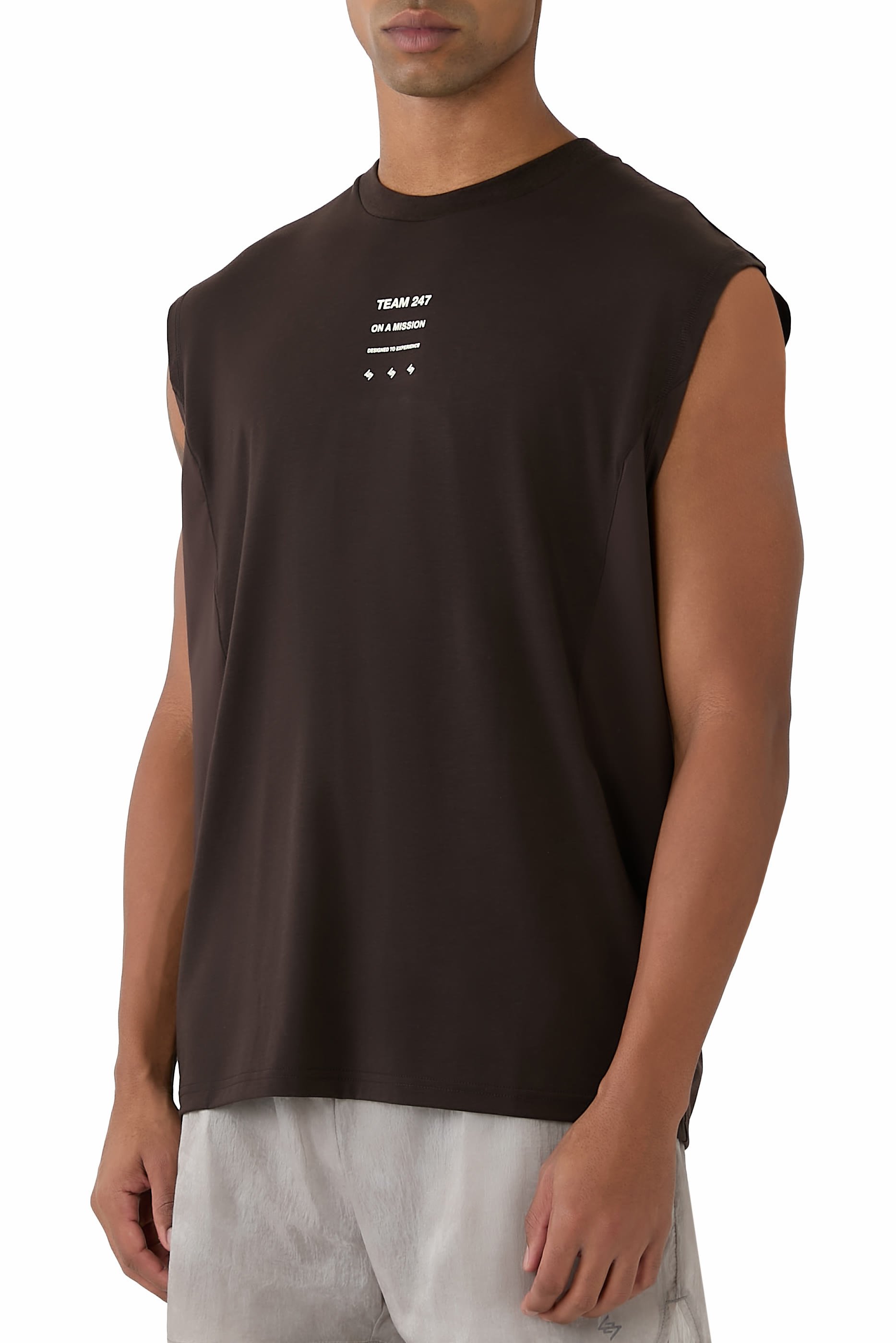 بلوزة 247 آب رايزينغ بقصة فضفاضة بلا أكمام