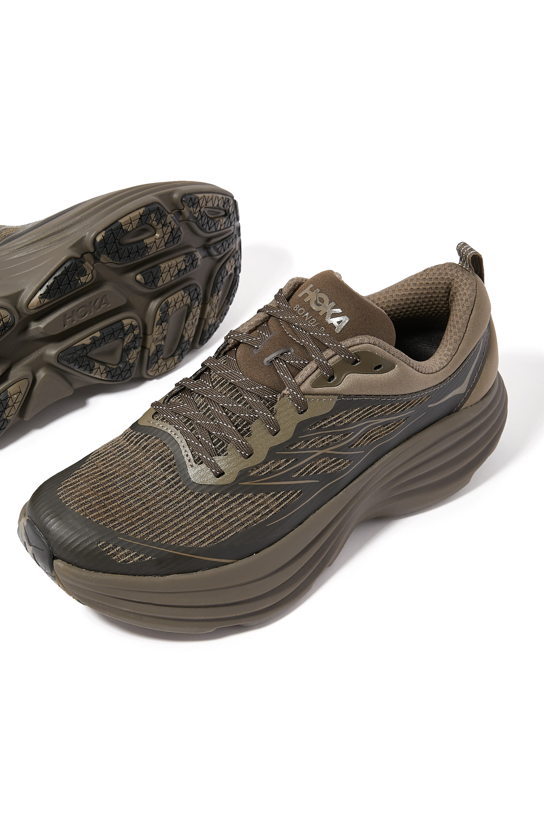 سنيكرز ستيلث/تيك بوندي 8 بتصميم قفص