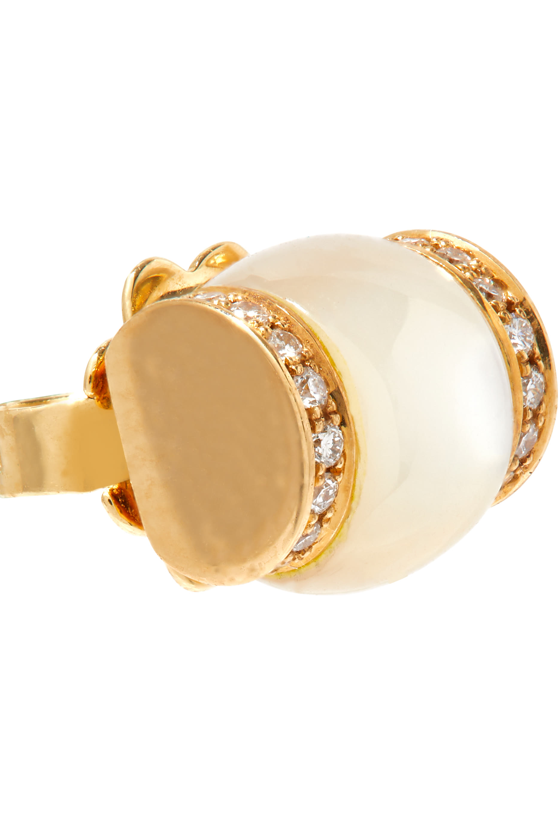 أقراط كيريت مرصعة بأحجار بيضاء