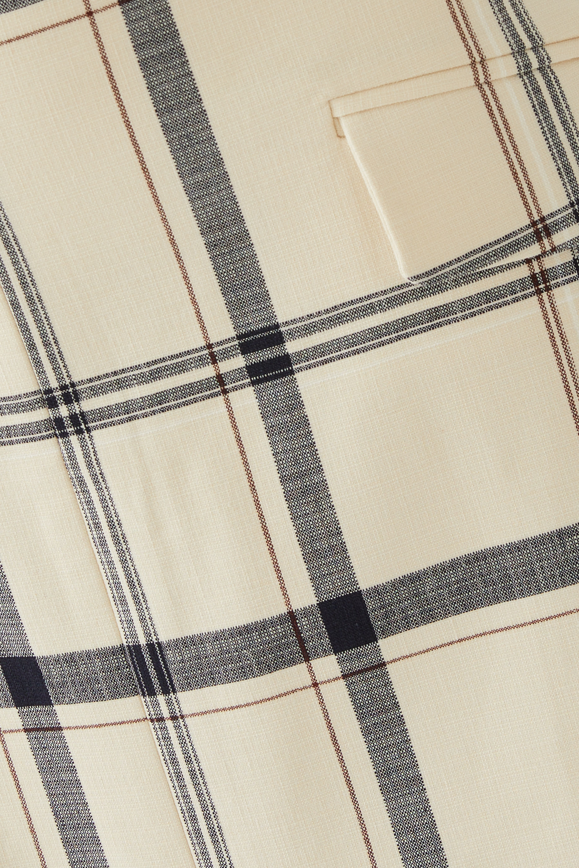 تنورة كوريليا متوسطة الطول