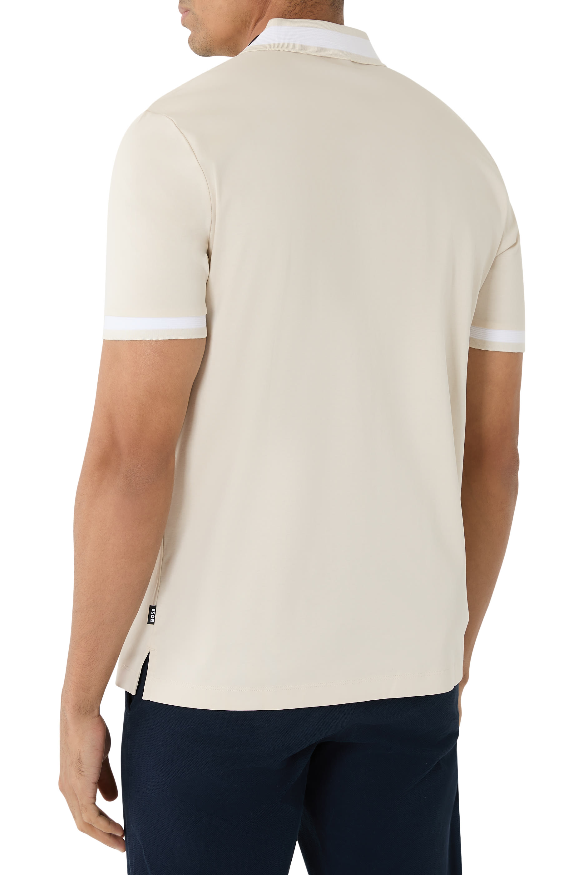 قميص بولو بقصة ضيقة