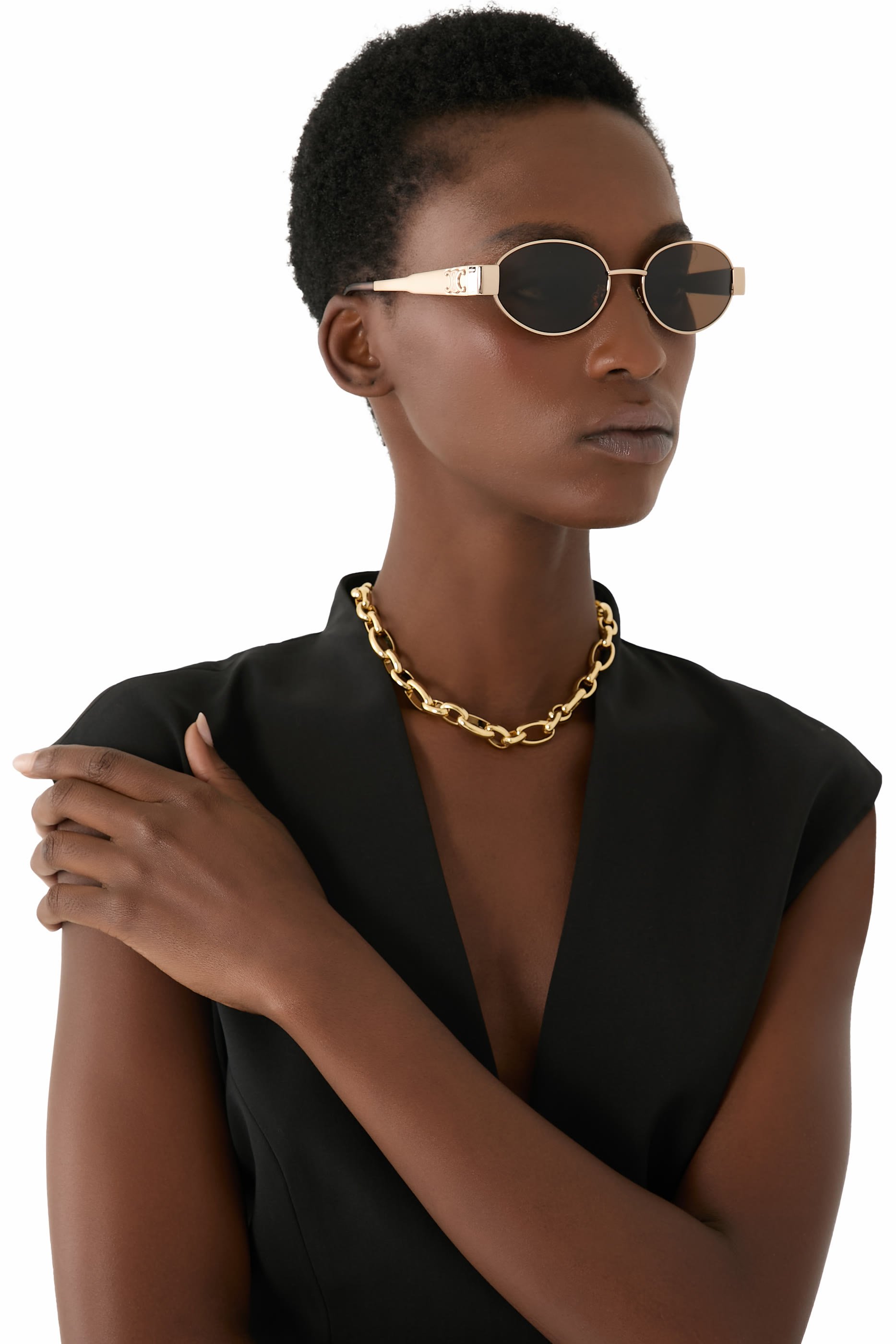 نظارة شمسية تريومف بإطار بيضاوي