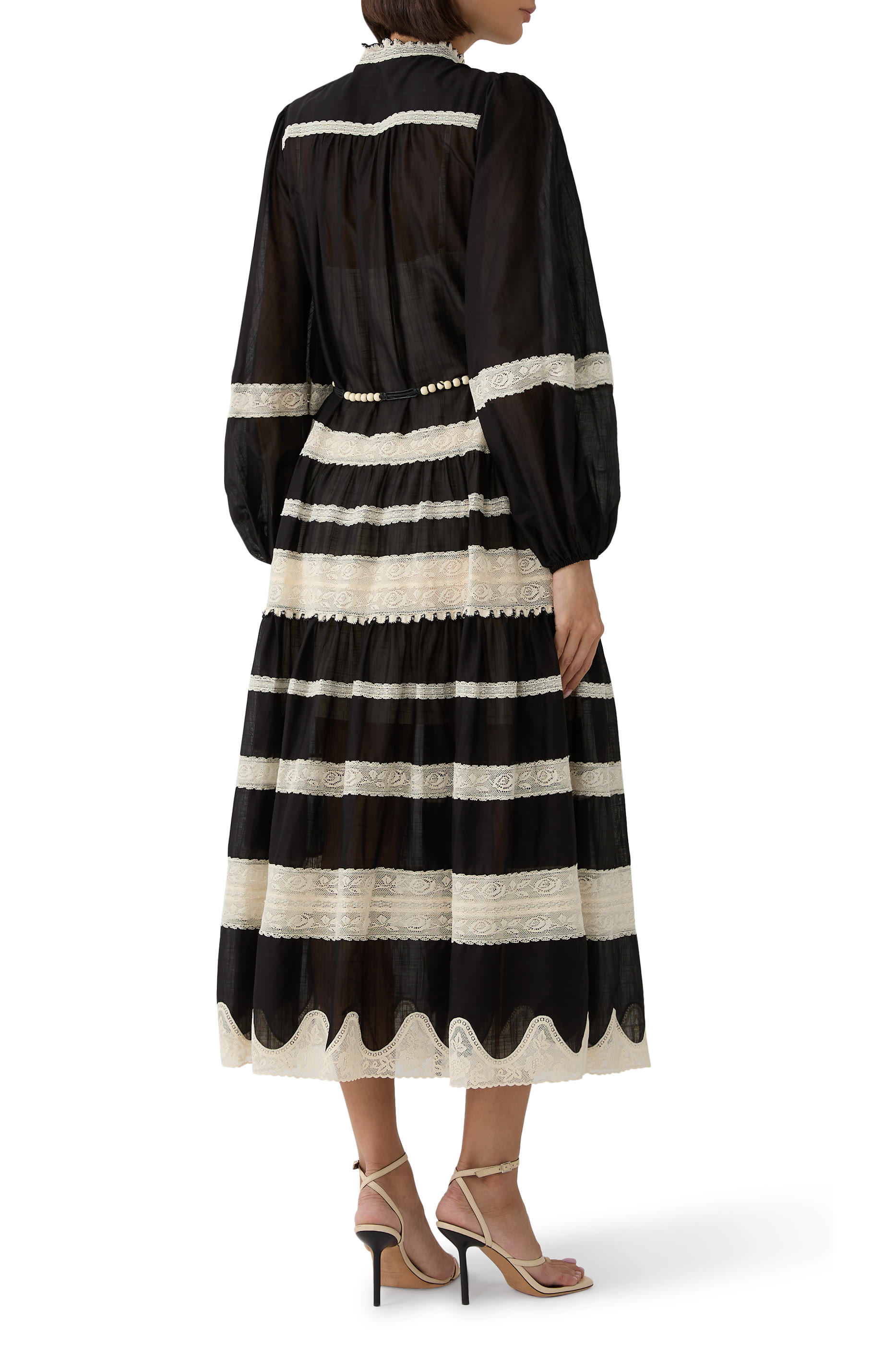 فستان ريانون بقصة واسعة دانتيل