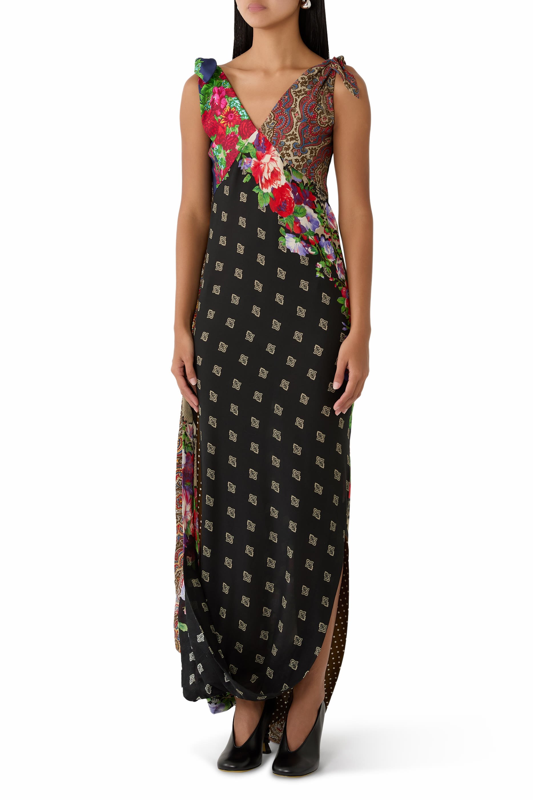 فستان بحمالات مزينة بعقدة فيونكة