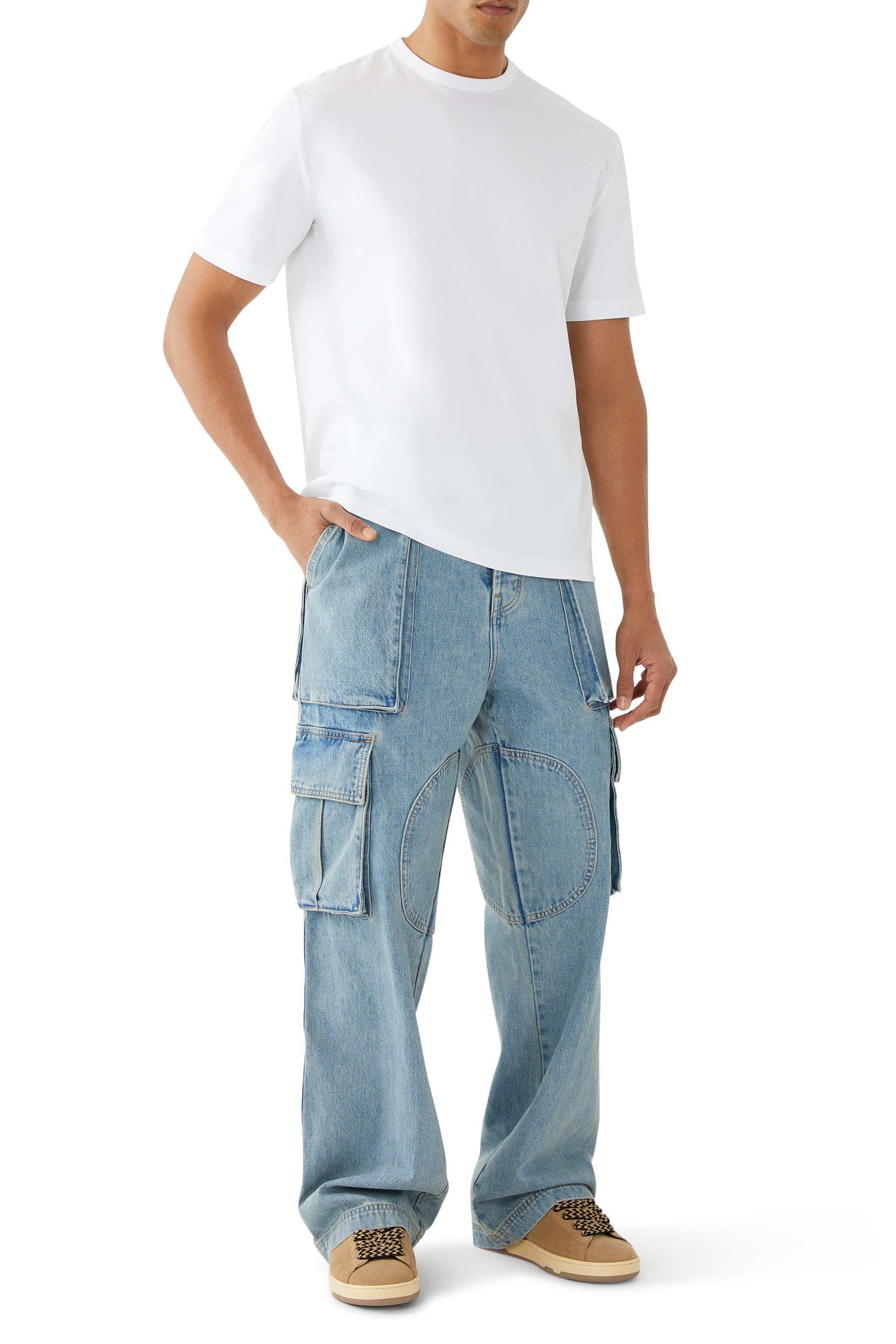 تيشيرت اسنشيال بشعار الماركة