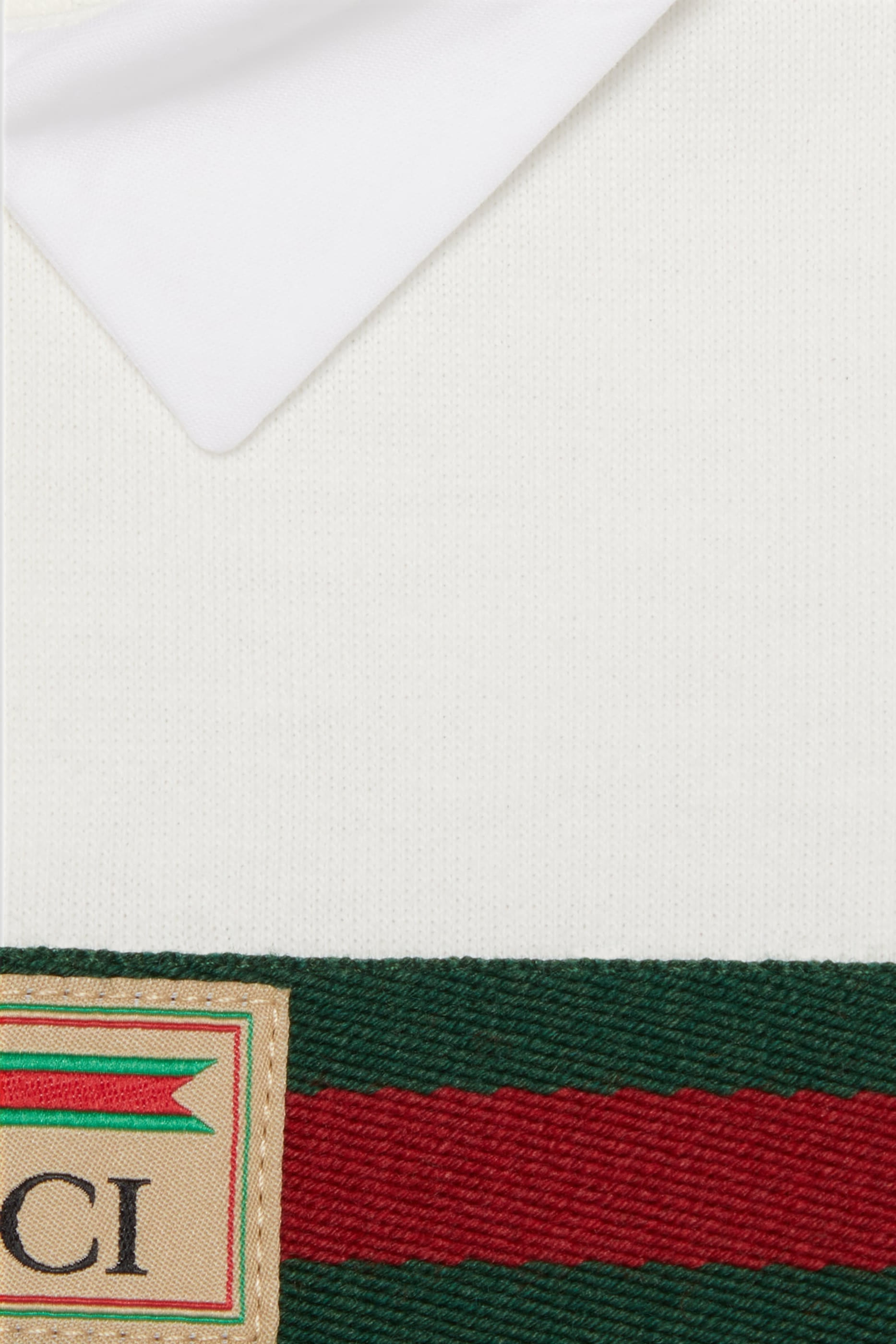 طقم هدية بشعار الماركة للأطفال