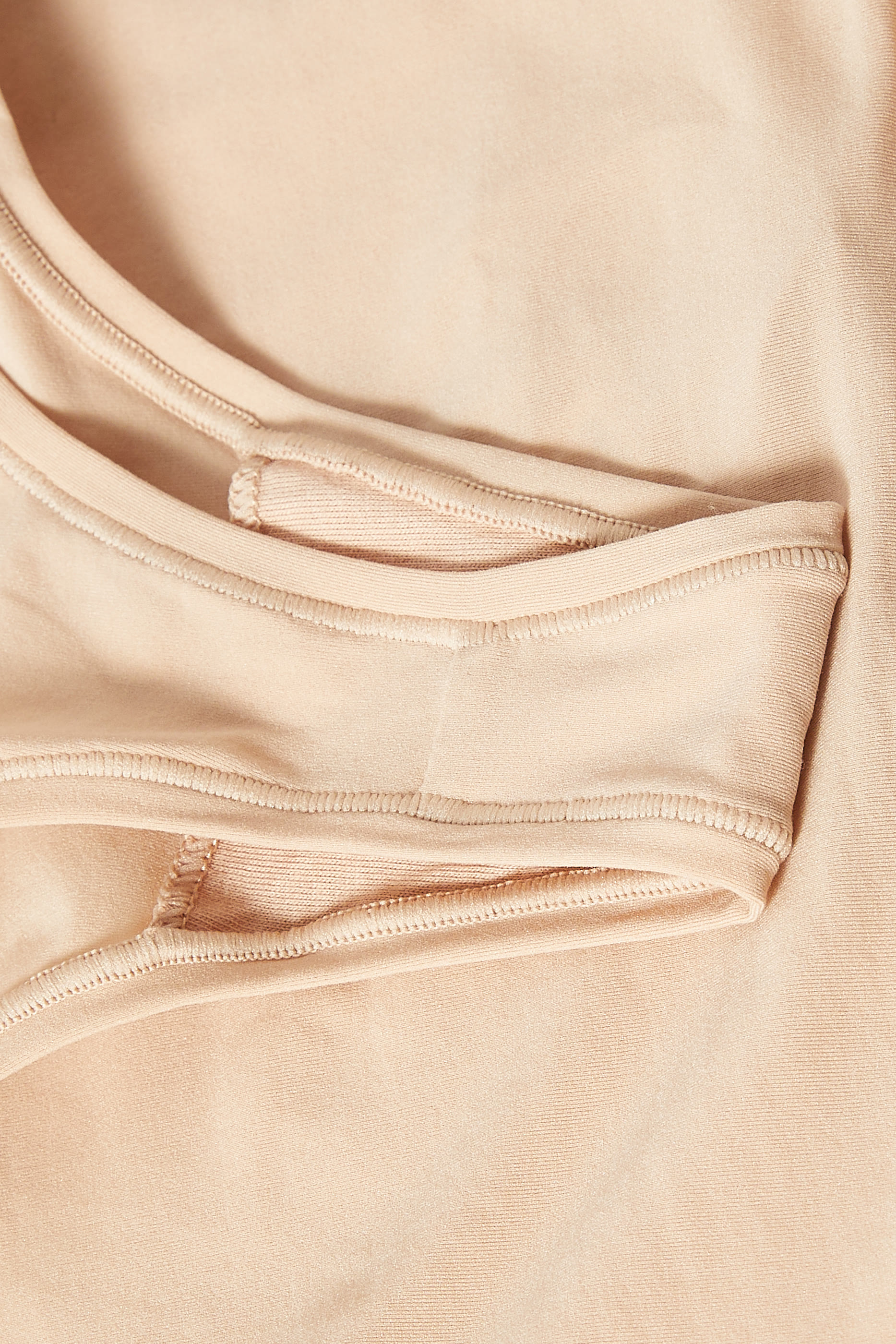 ثونغ فيتس إفري بودي بخصر مرتفع