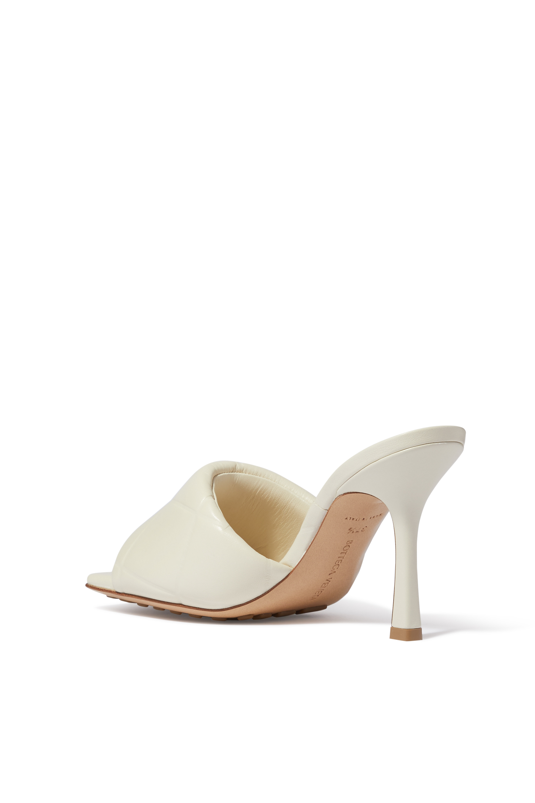 حذاء ليدو مفتوح من الخلف جلد