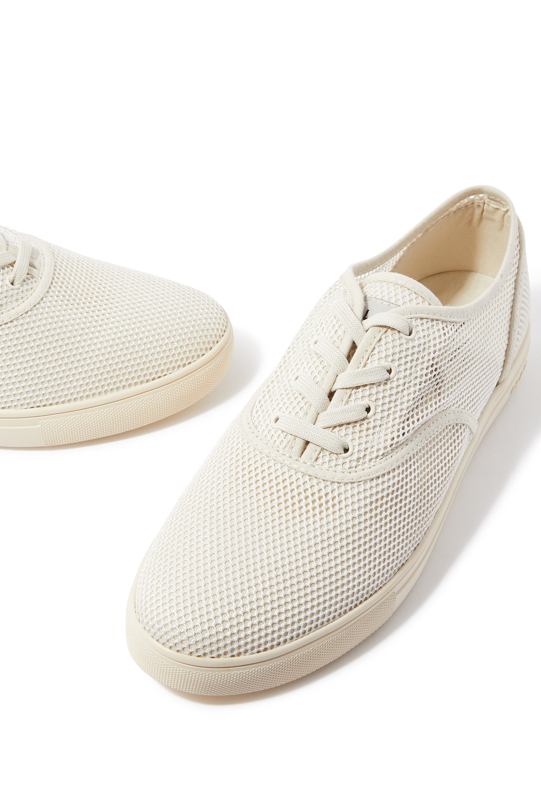 سنيكرز بروس قماش شبكي